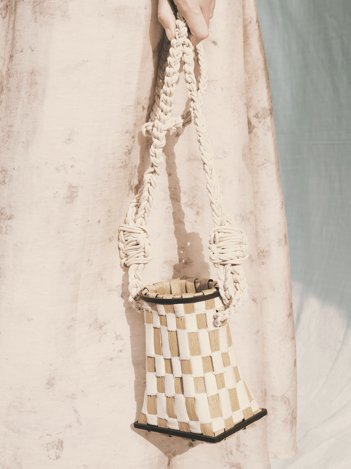 Paper Rattan Vase-Shaped Shoulder Bag