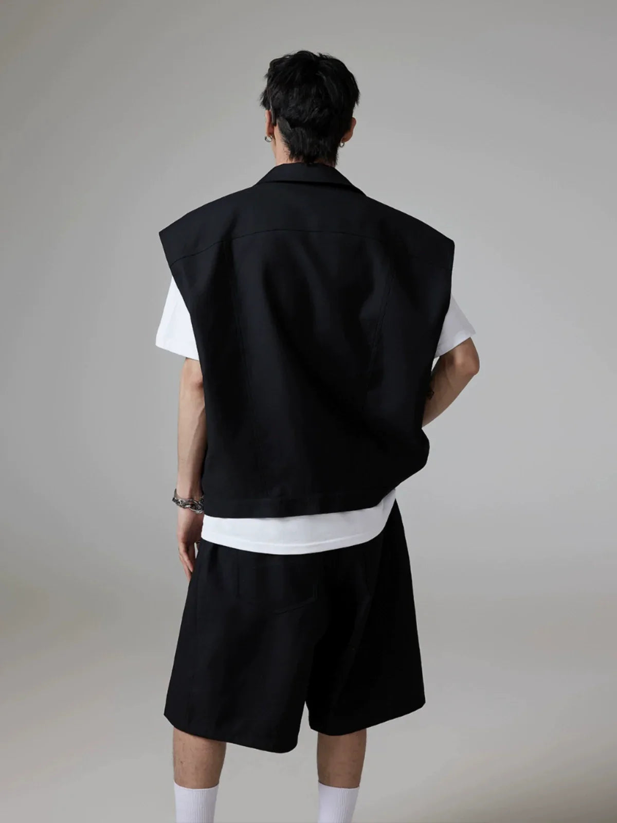 Oversize Vest & Knee-Length Trousers Setup