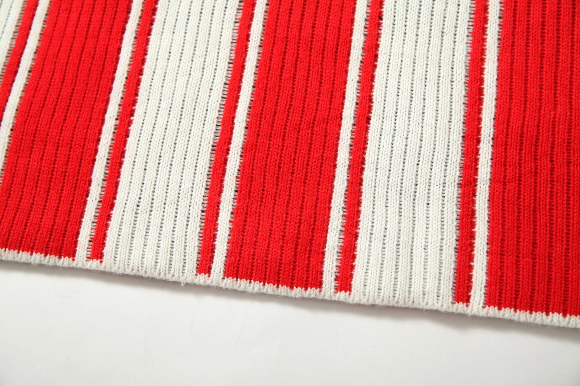 Number Stripe V-Neck Short Sleeve Knit T-shirt