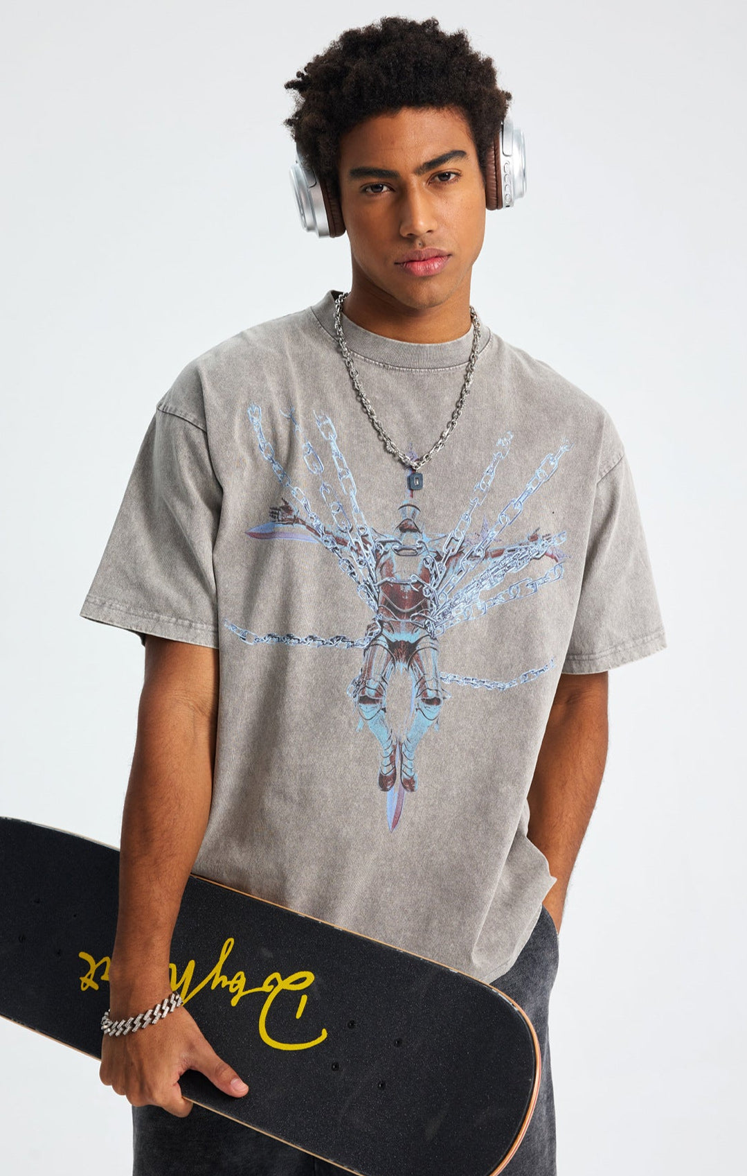 Camiseta estampada oversize con cadena