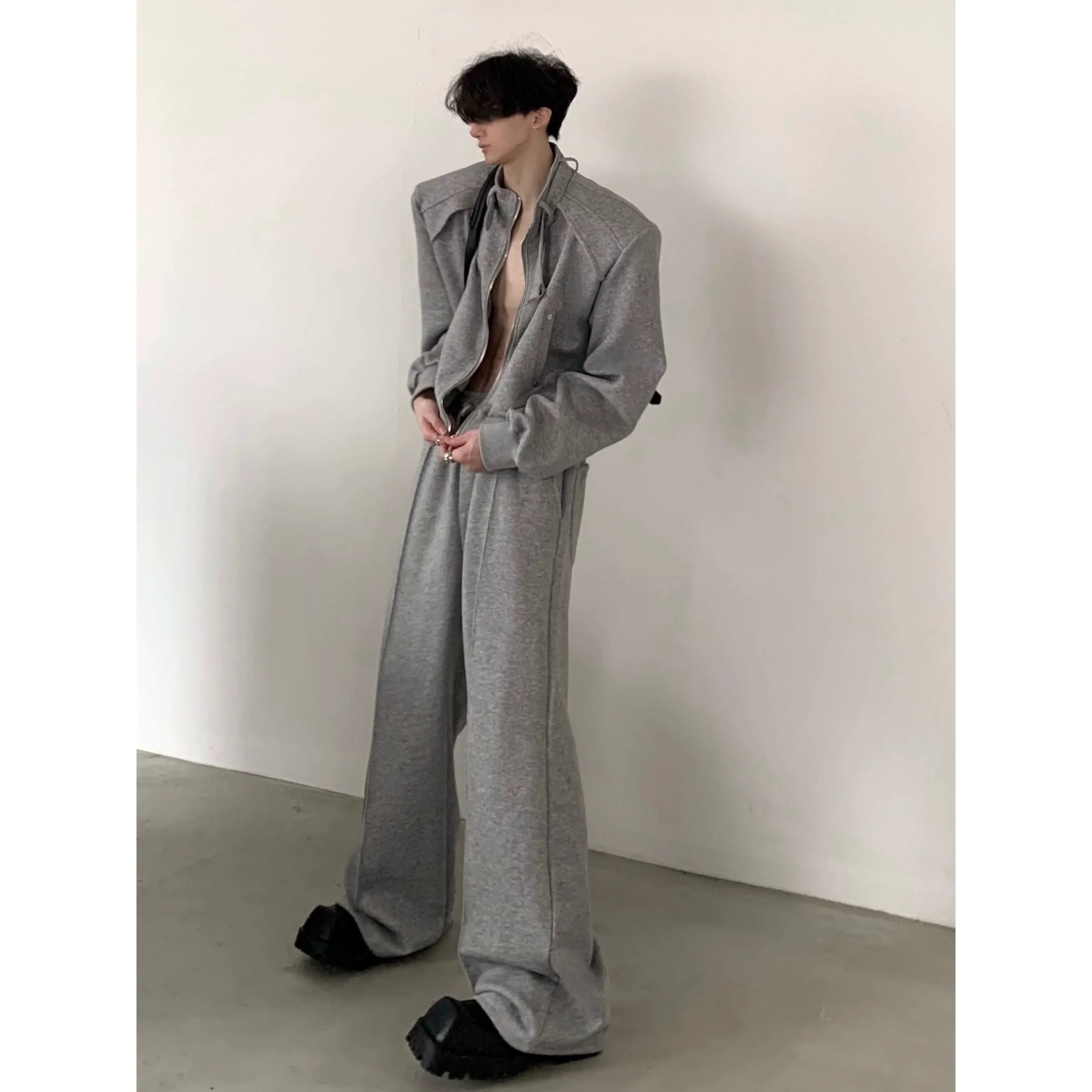 Sporty Casual Short Jacket & Wide-Leg Sporty Casual Sweatpants Setup