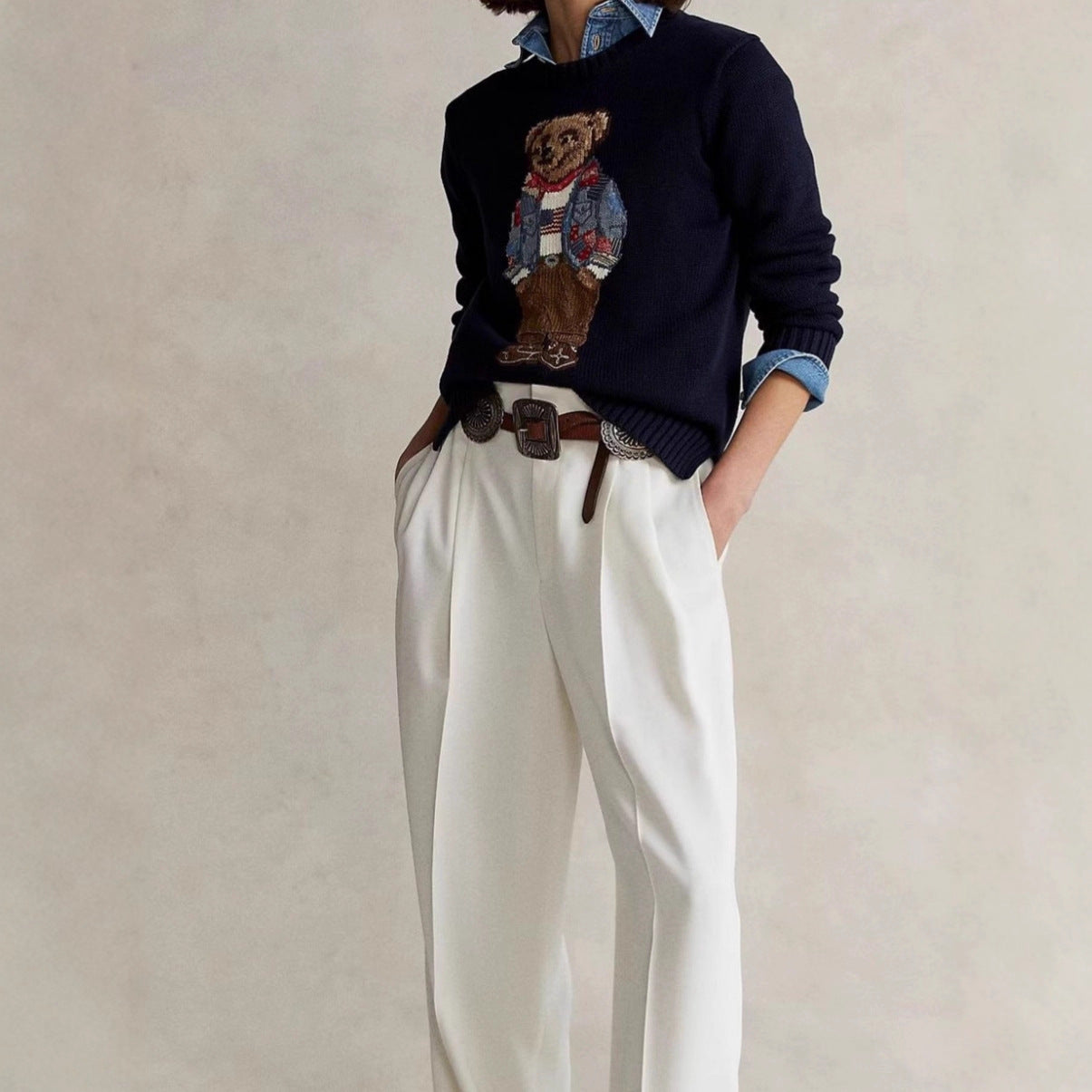 Schwerer Baumwollpullover mit Bärenmotiv und Rundhalsausschnitt