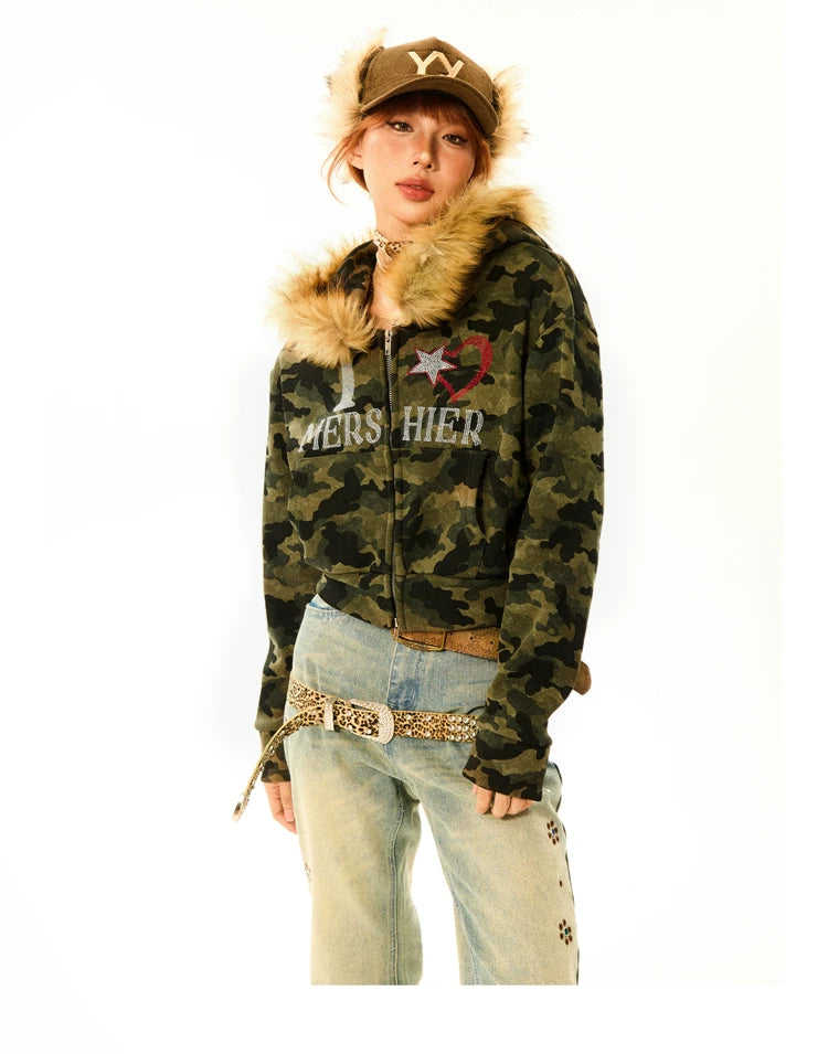 Camouflage Fake Fur Trim Star Patch Zipper Hooded Jacket