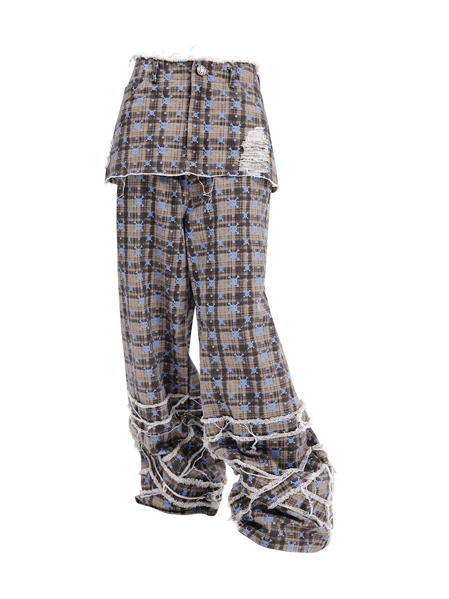 Pantalones tipo falda cruzada con estampado de calaveras y cuadros