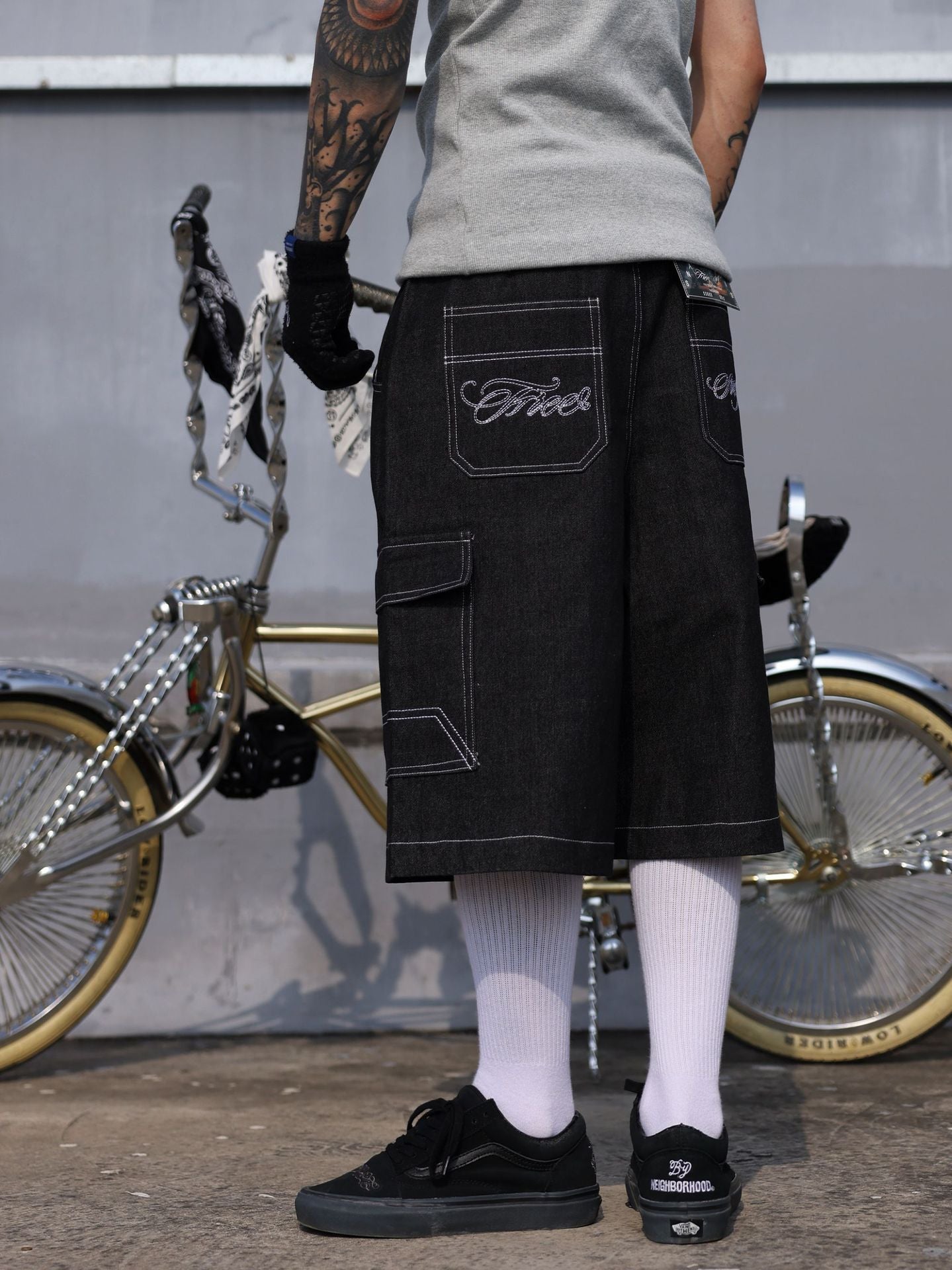Heavyweight Embroidered Multiple Pocket Denim Jort