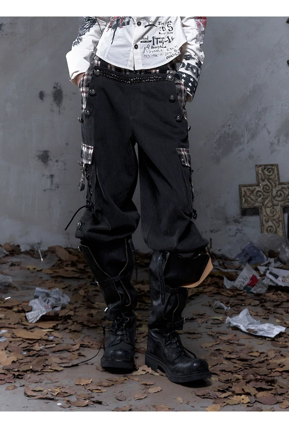 Panel Design Multi-Pocket Tapered Pants