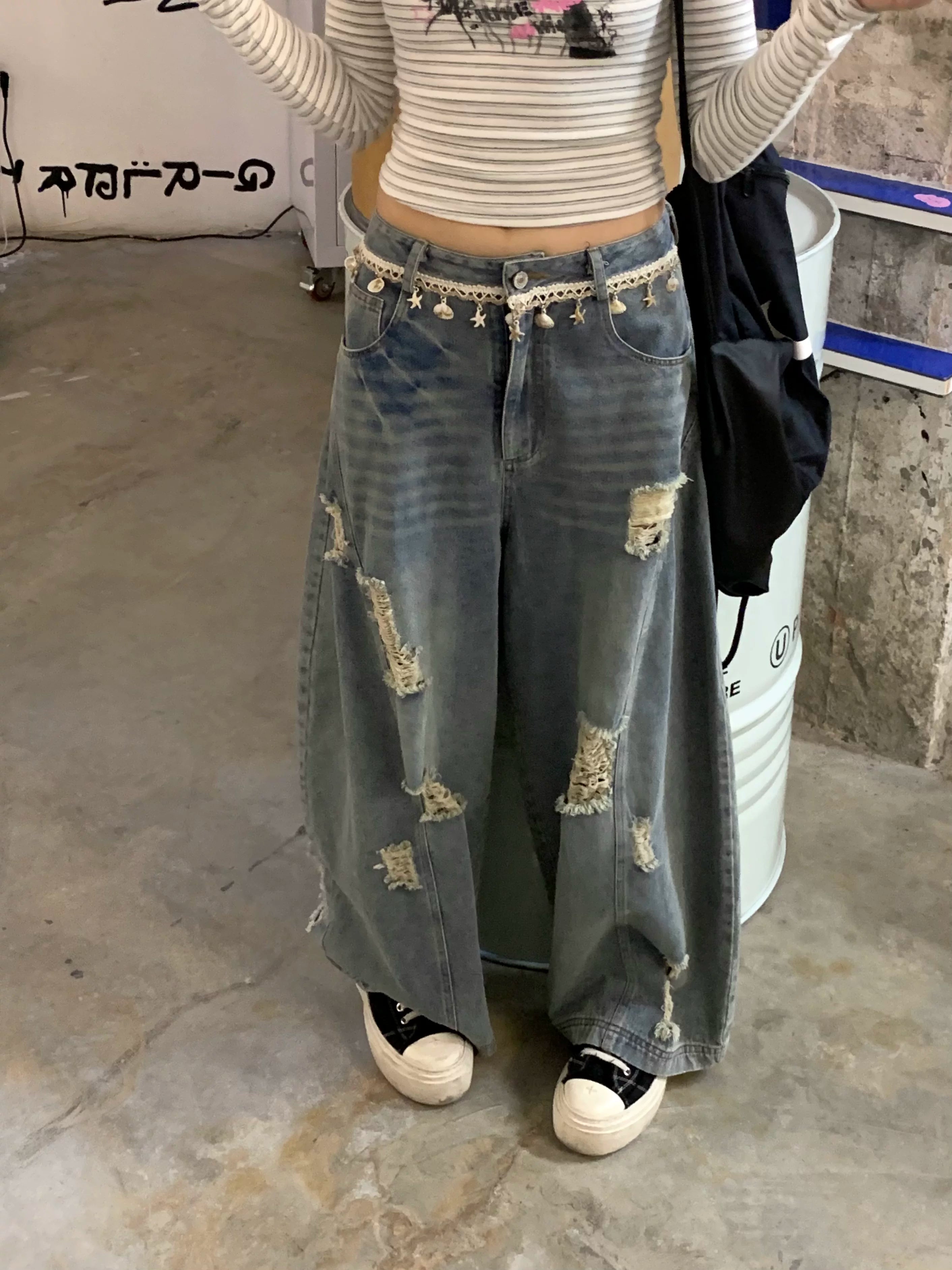Washed Damage Wide Leg Shell Decoration Denim Jeans