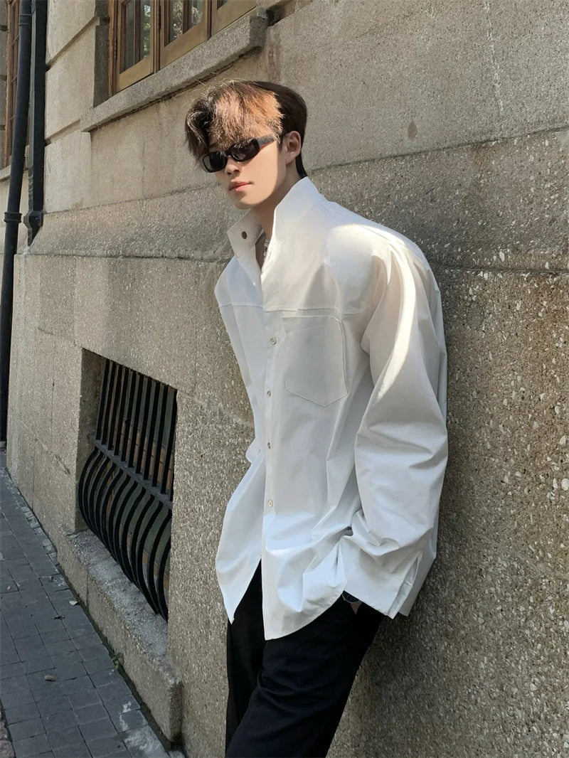 어깨 패드가 있는 스탠드 칼라 긴팔 셔츠