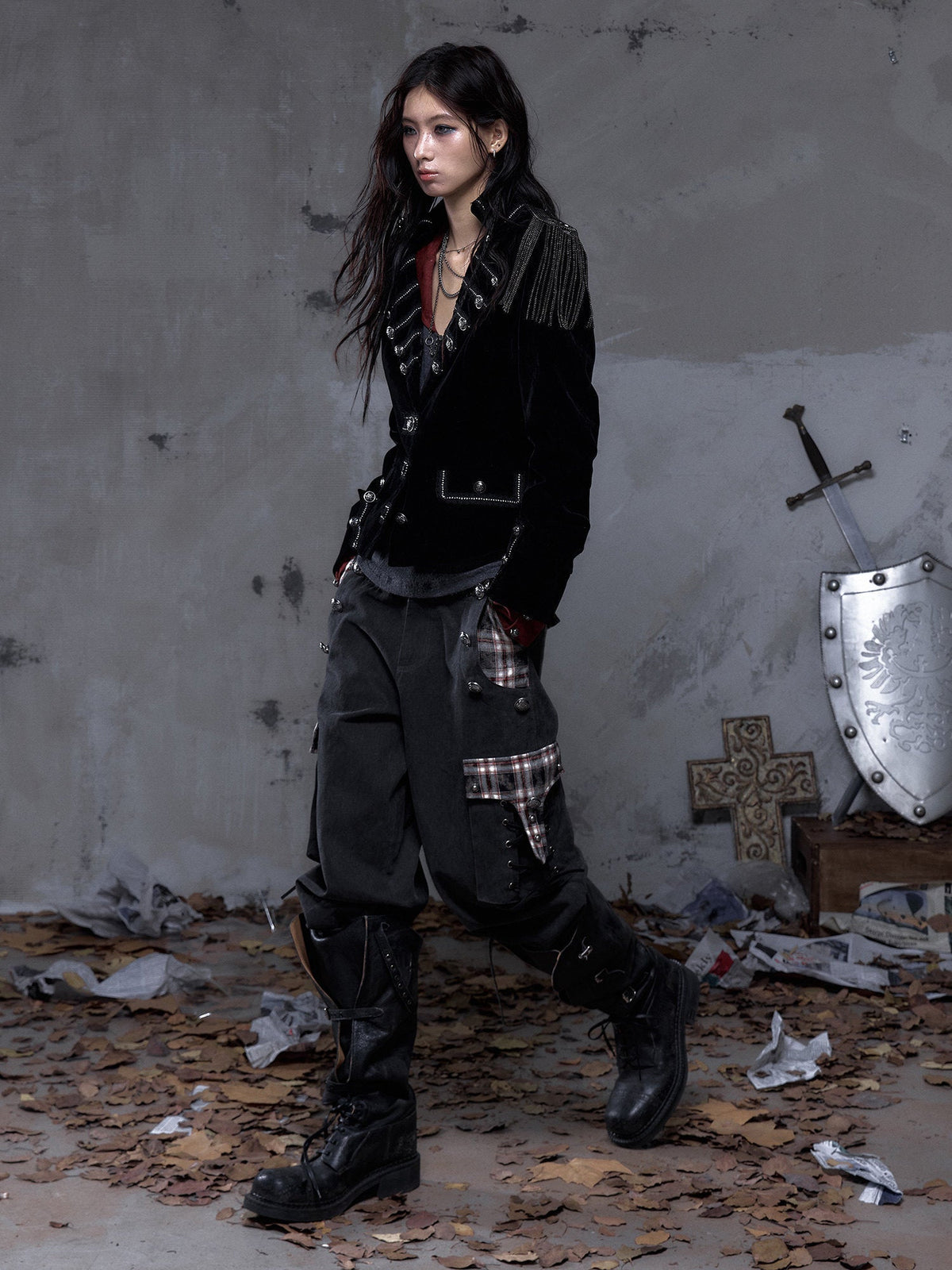 Panel Design Multi-Pocket Tapered Pants