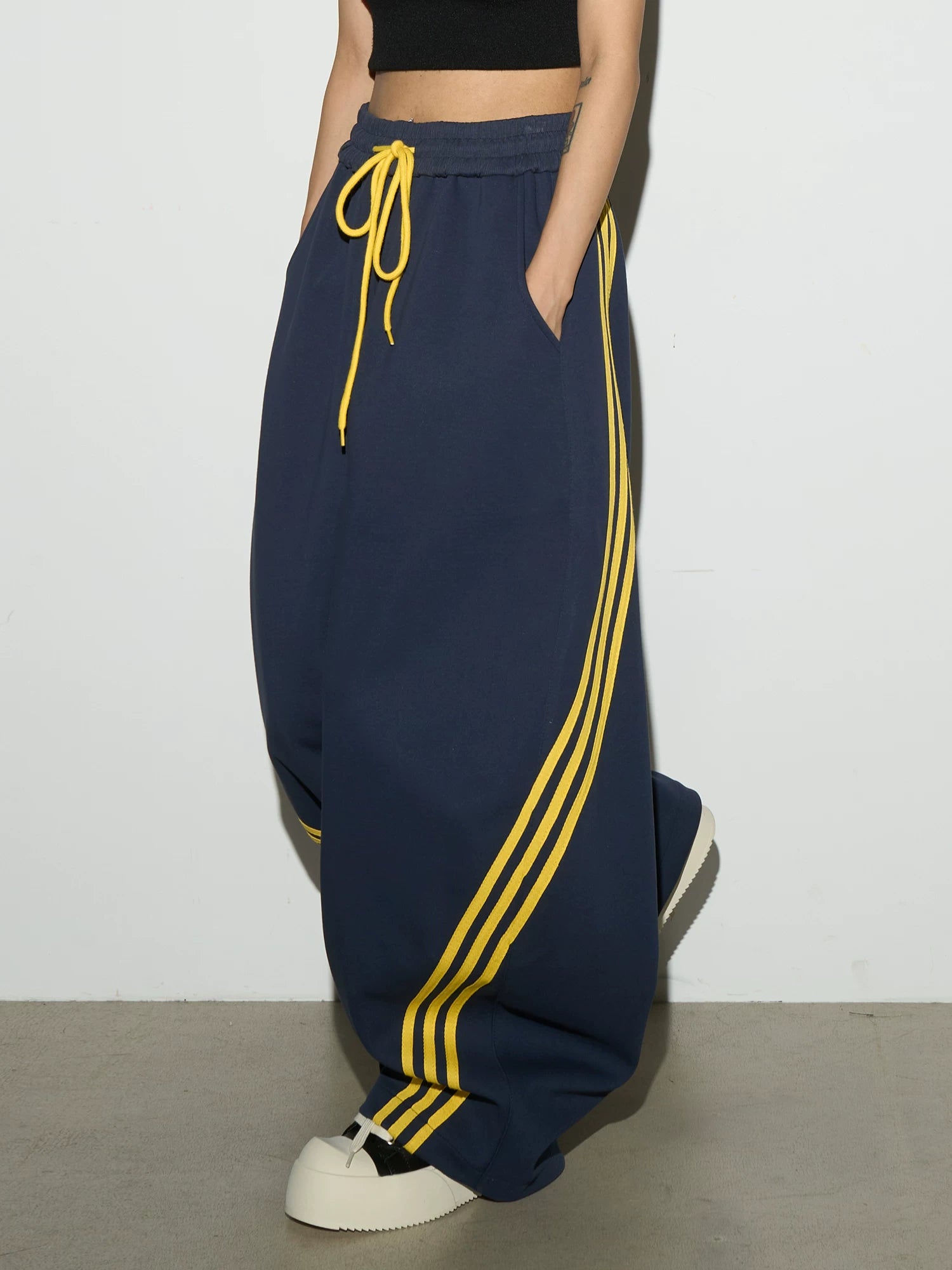 Stripe Contrast Drawstring Wide Leg Sweatpants
