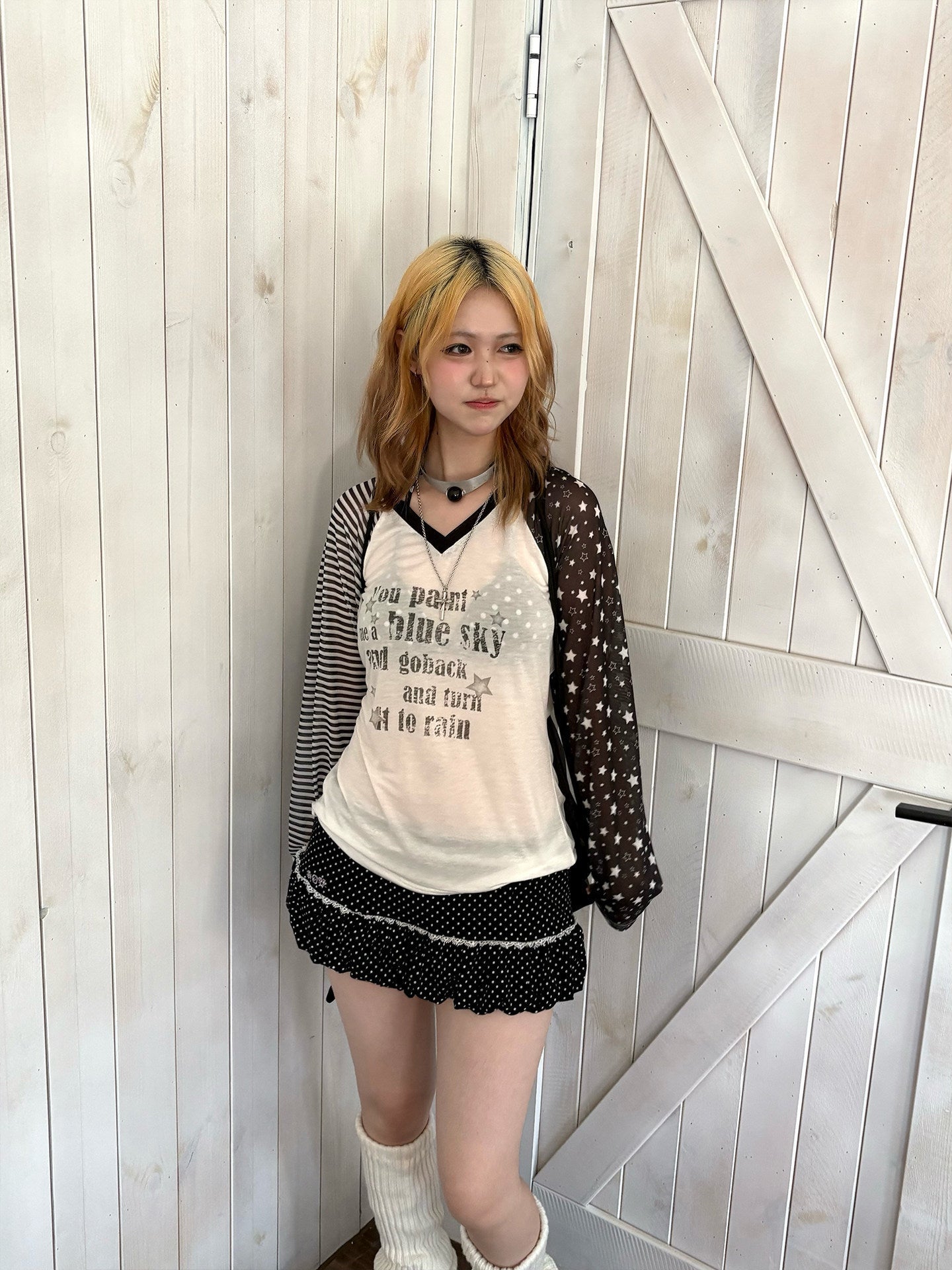 Star Contrast V-Neck Long Sleeve T-Shirt