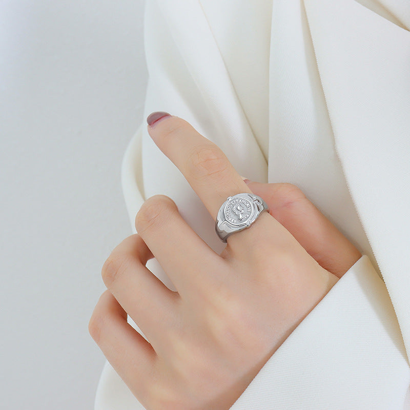 Retro Portrait Design Ring, Gold Tone Coin Ring, Vintage-Inspired Fashion Jewelry, Engraved Profile Statement Piece, Unique Women's Accessory, Popular Choice for Gifting, Best Seller in Antique-Style Rings.
