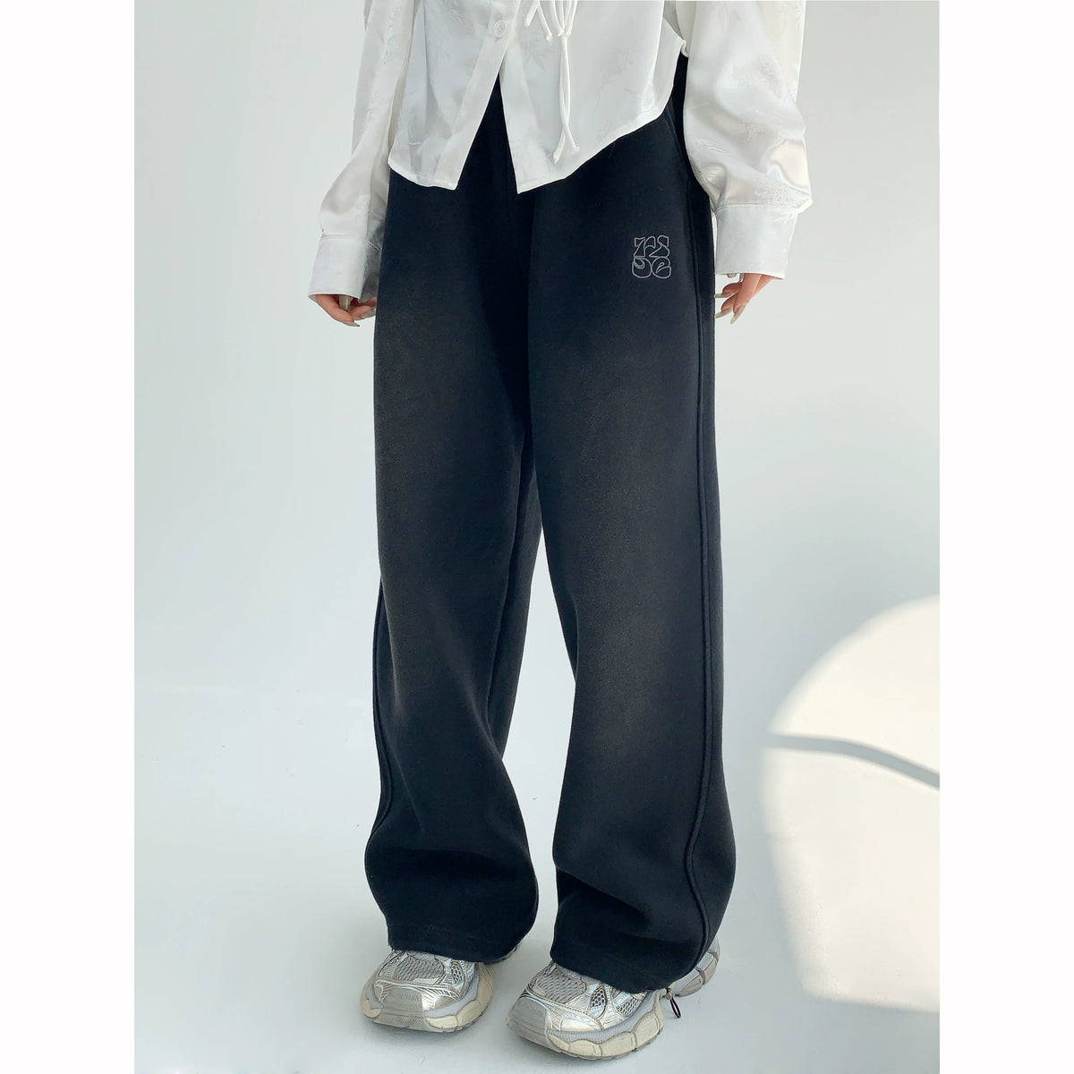 Washed Wide-Leg Straight Sweatpants