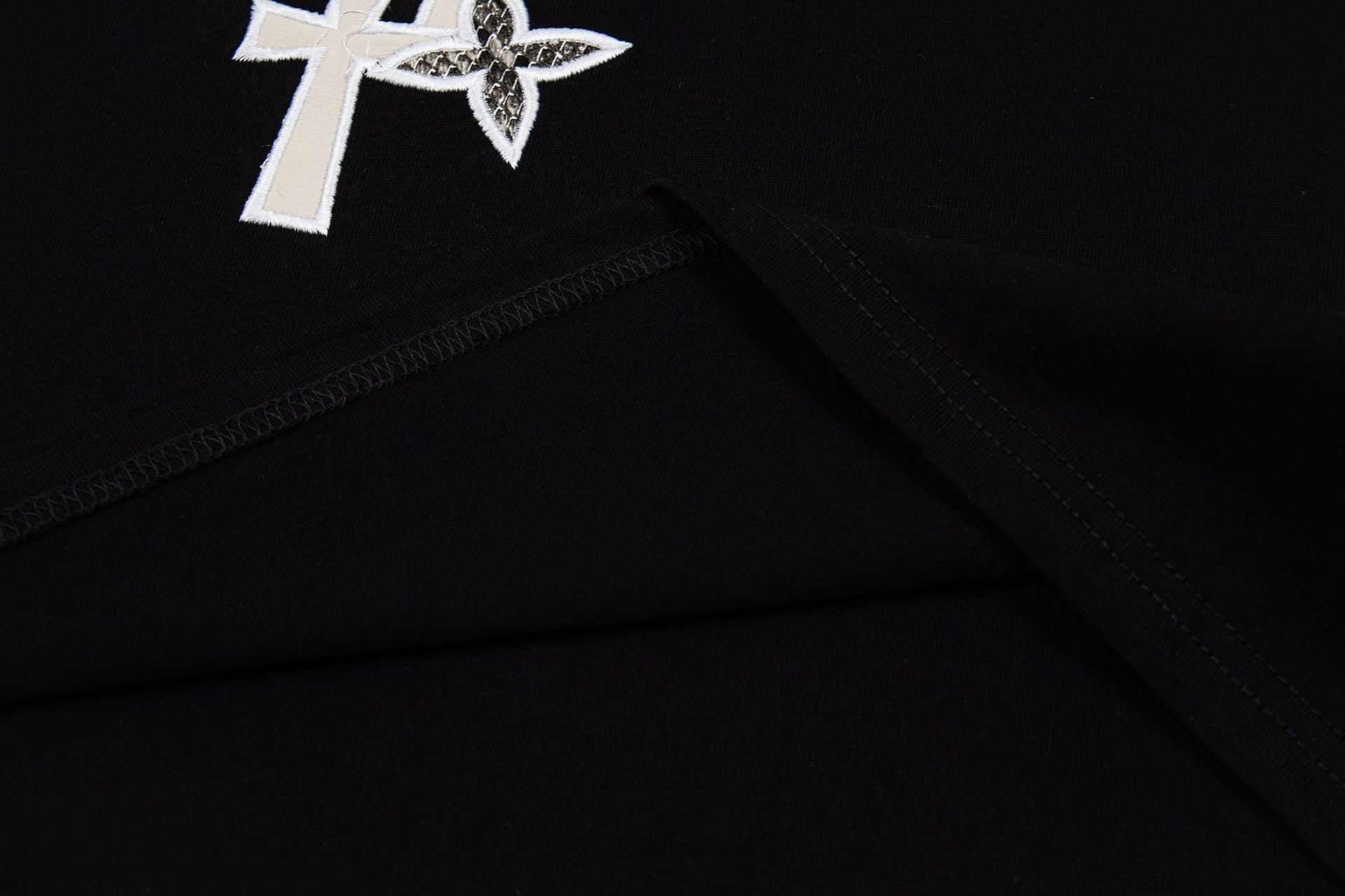 Cotton Cross Applique Embroidery Short Sleeve T-Shirt