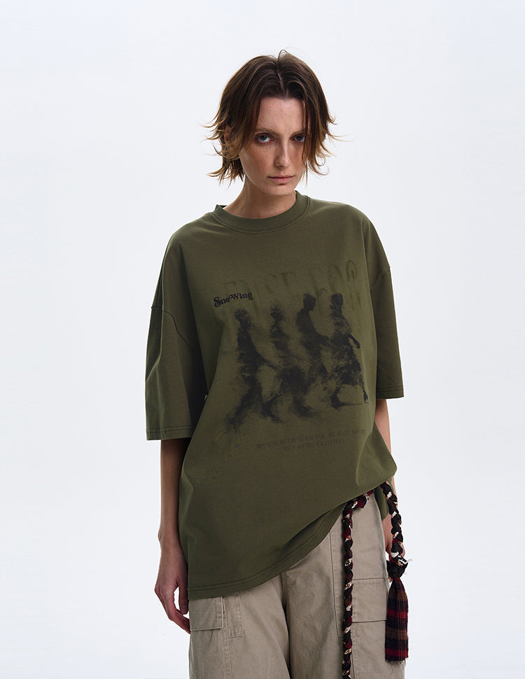 T-shirt imprimé personnage flou