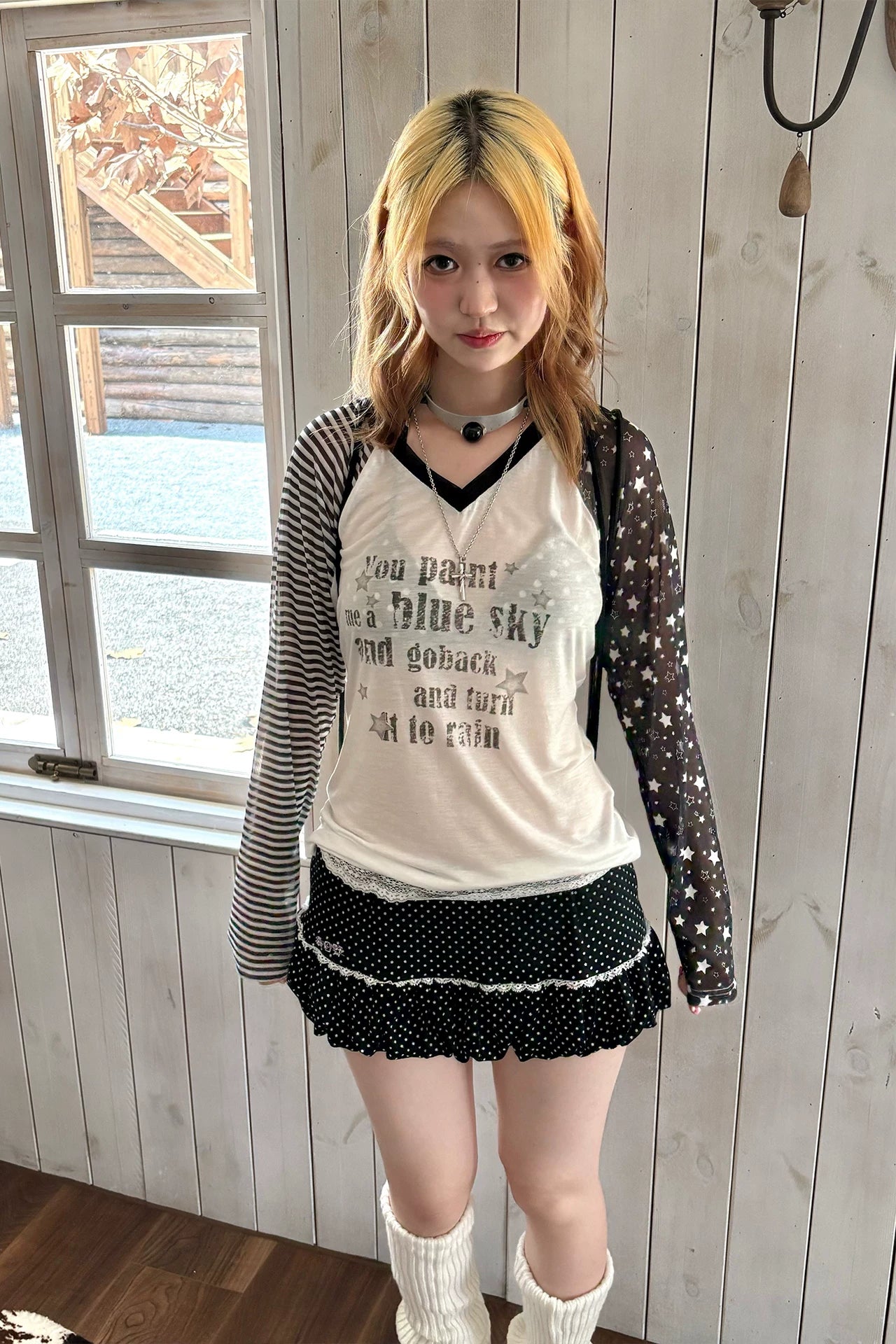 Star Contrast V-Neck Long Sleeve T-Shirt