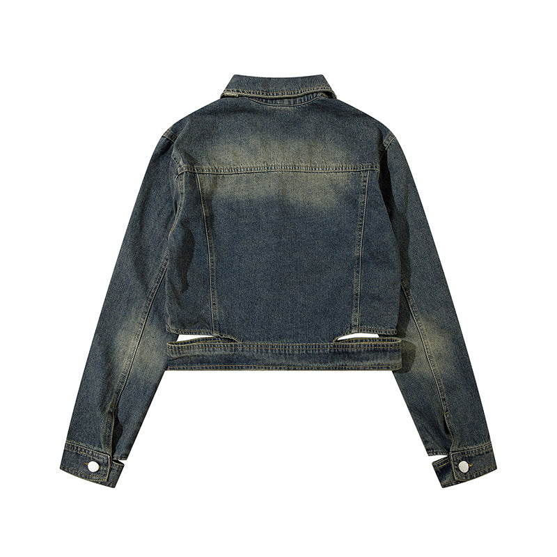 Veste courte en jean avec boucle en métal papillon