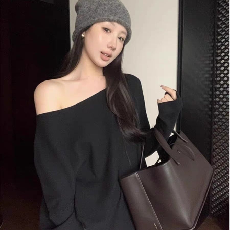 Women's One-Line Neck Sweater