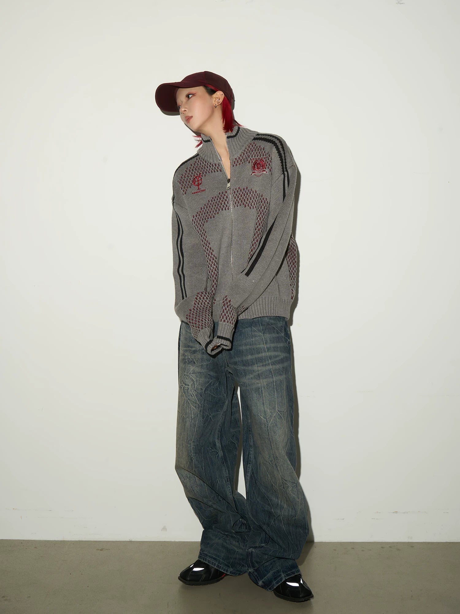 Embroidery Stripe Line Zipper Knit Cardigan