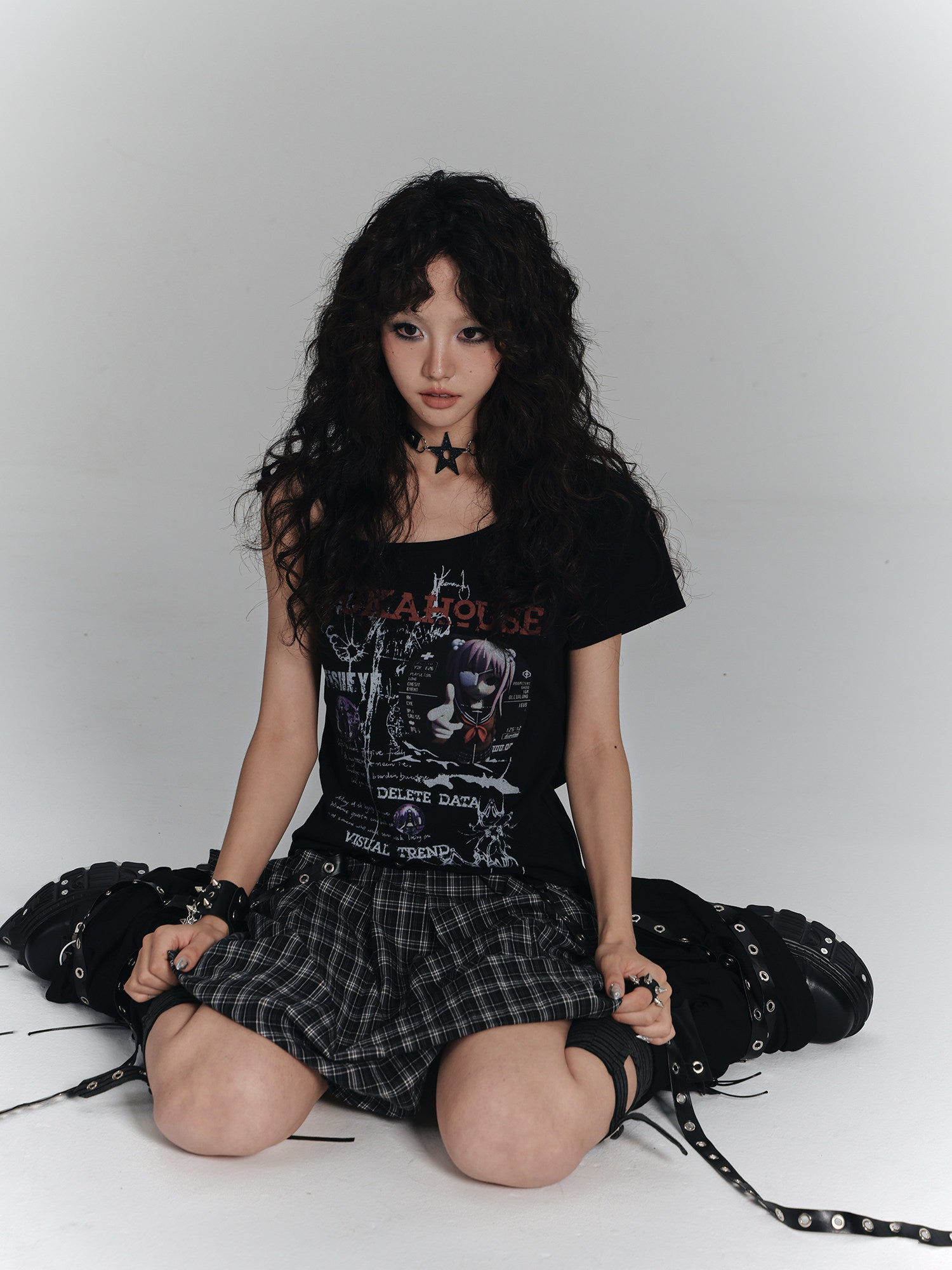 Off-Shoulder Graphic Print Slim Short Sleeve T-Shirt