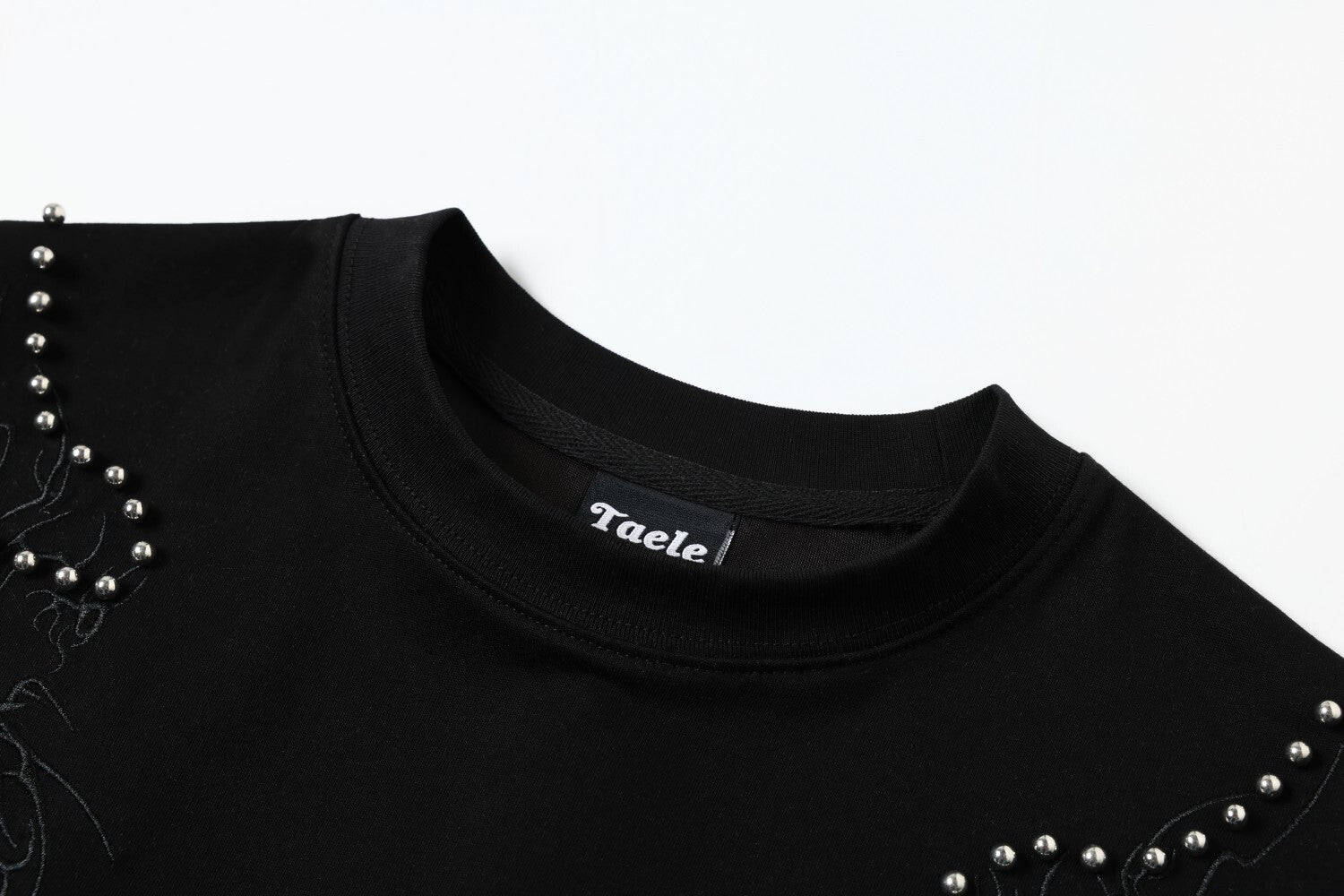 Rivet Design Short Sleeve T-Shirt