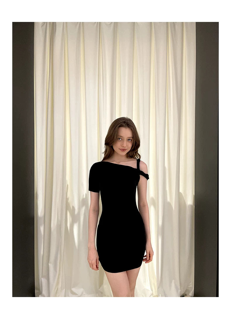 Vestido ajustado de un solo hombro