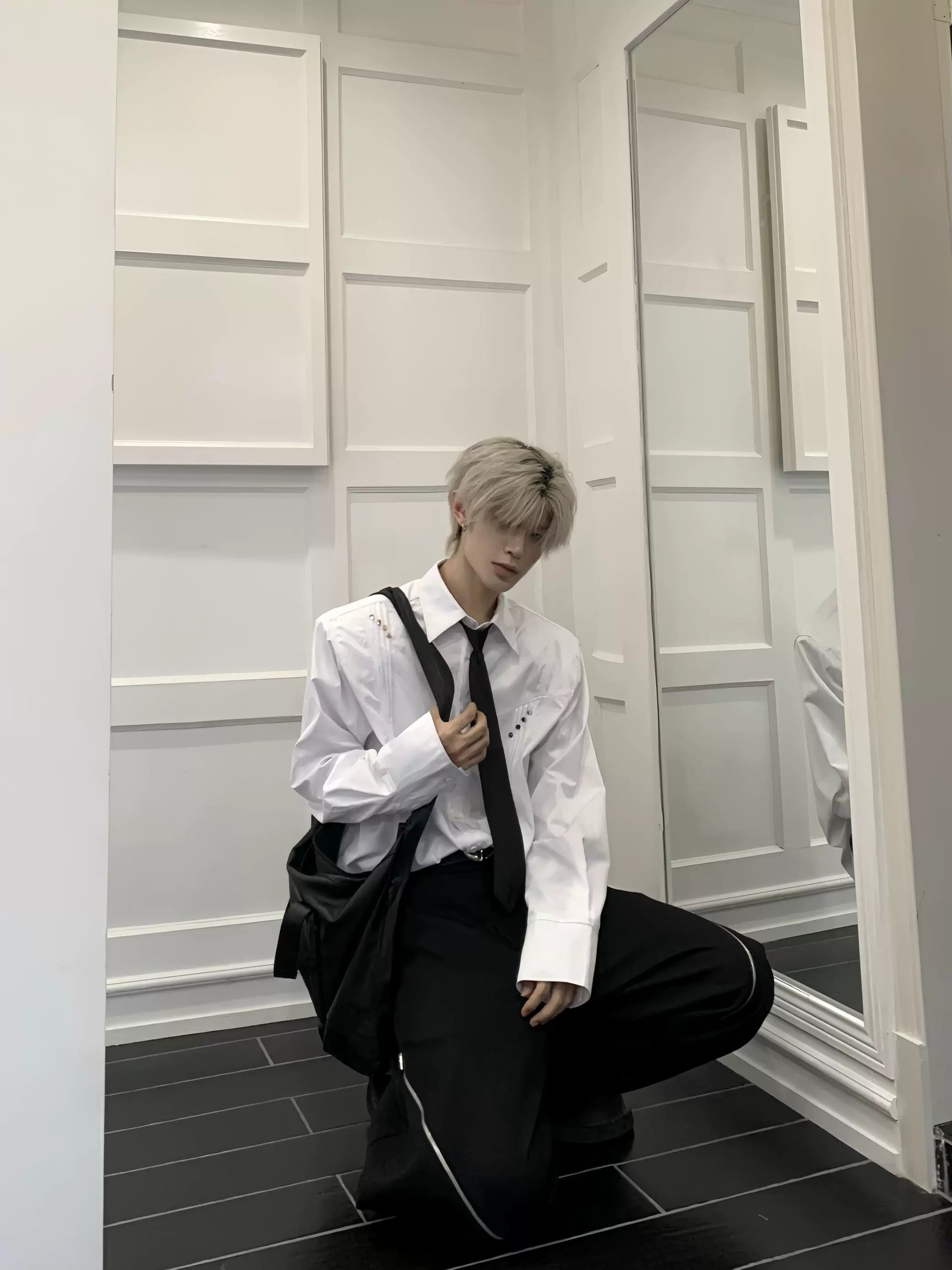 Metal Studs Shoulder-Pad Pleats Long Sleeve Shirt & Tie