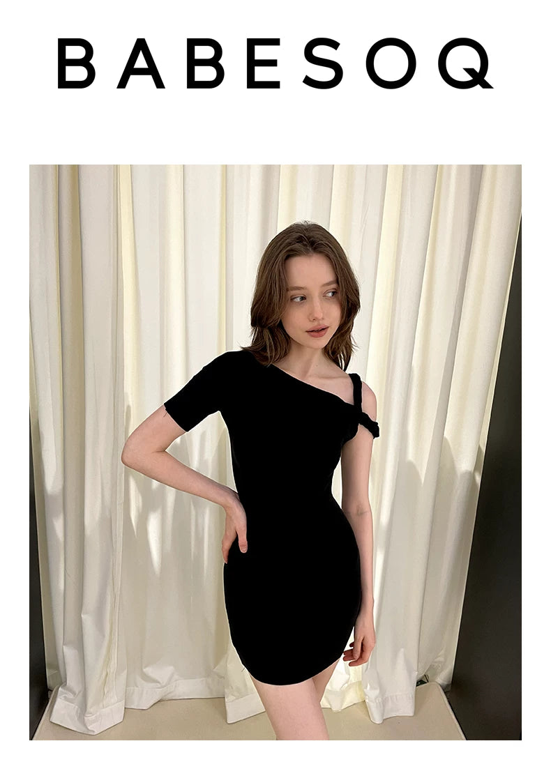 Vestido ajustado de un solo hombro