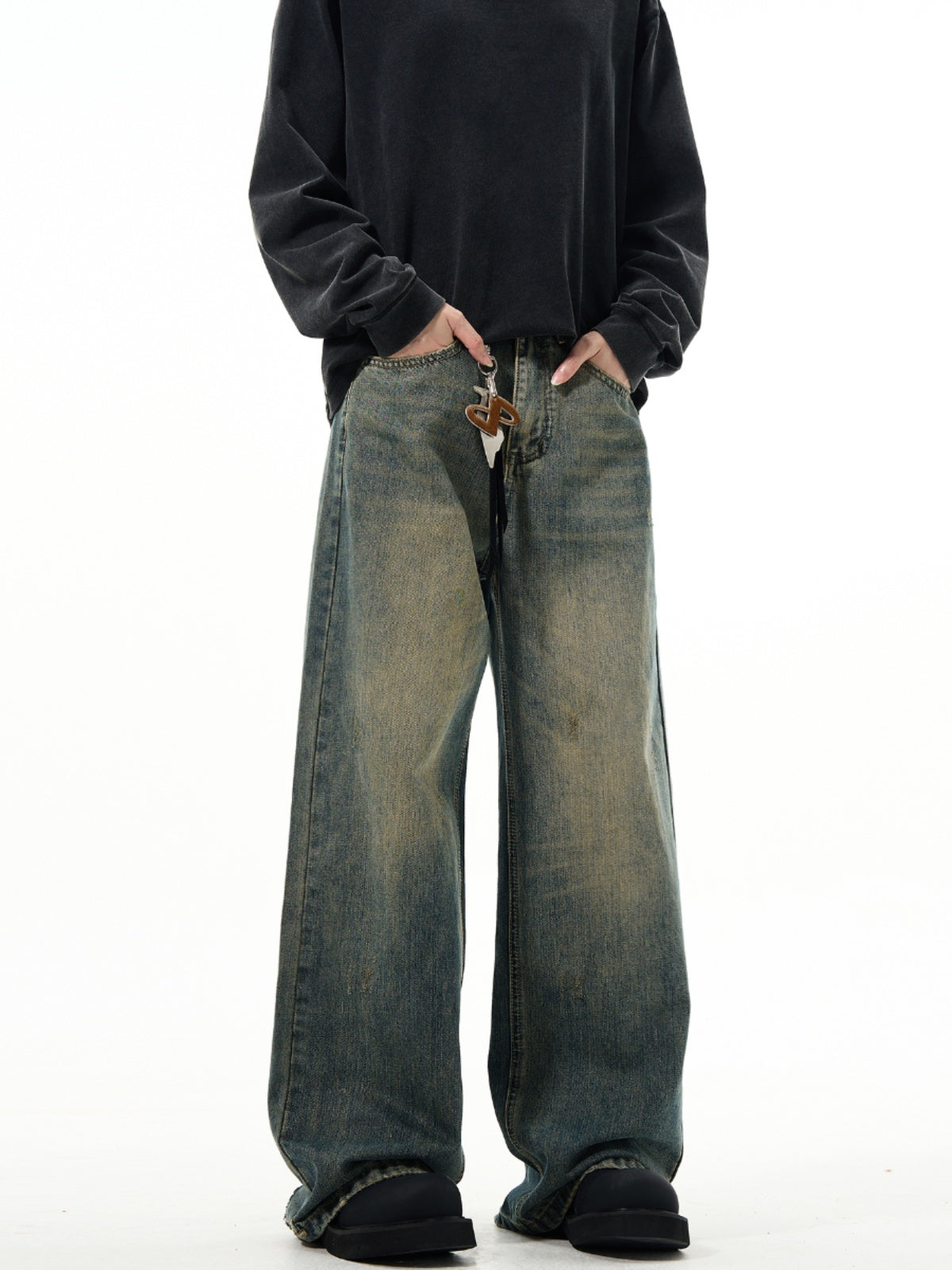 Jean en denim coupe droite et épurée