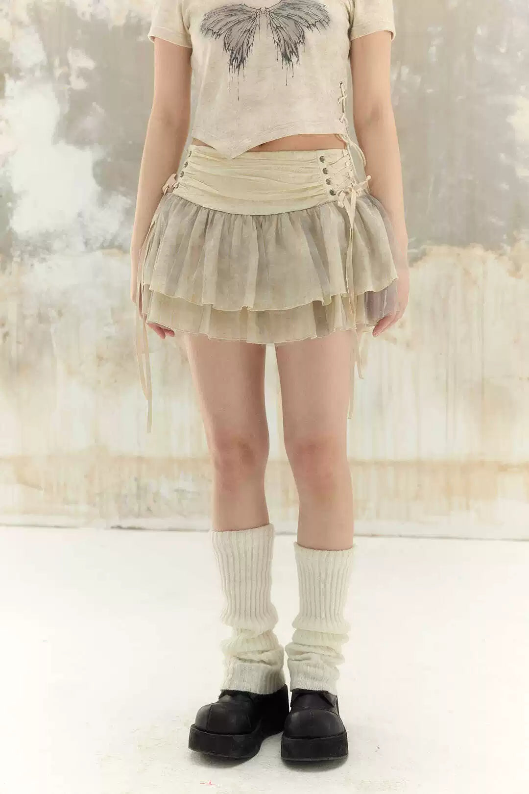 Ballet Mesh Layered Low-Waist Tie-Up Ruffled Skirt ＆ Off-Shoulder Print Short Sleeve T-Shirt