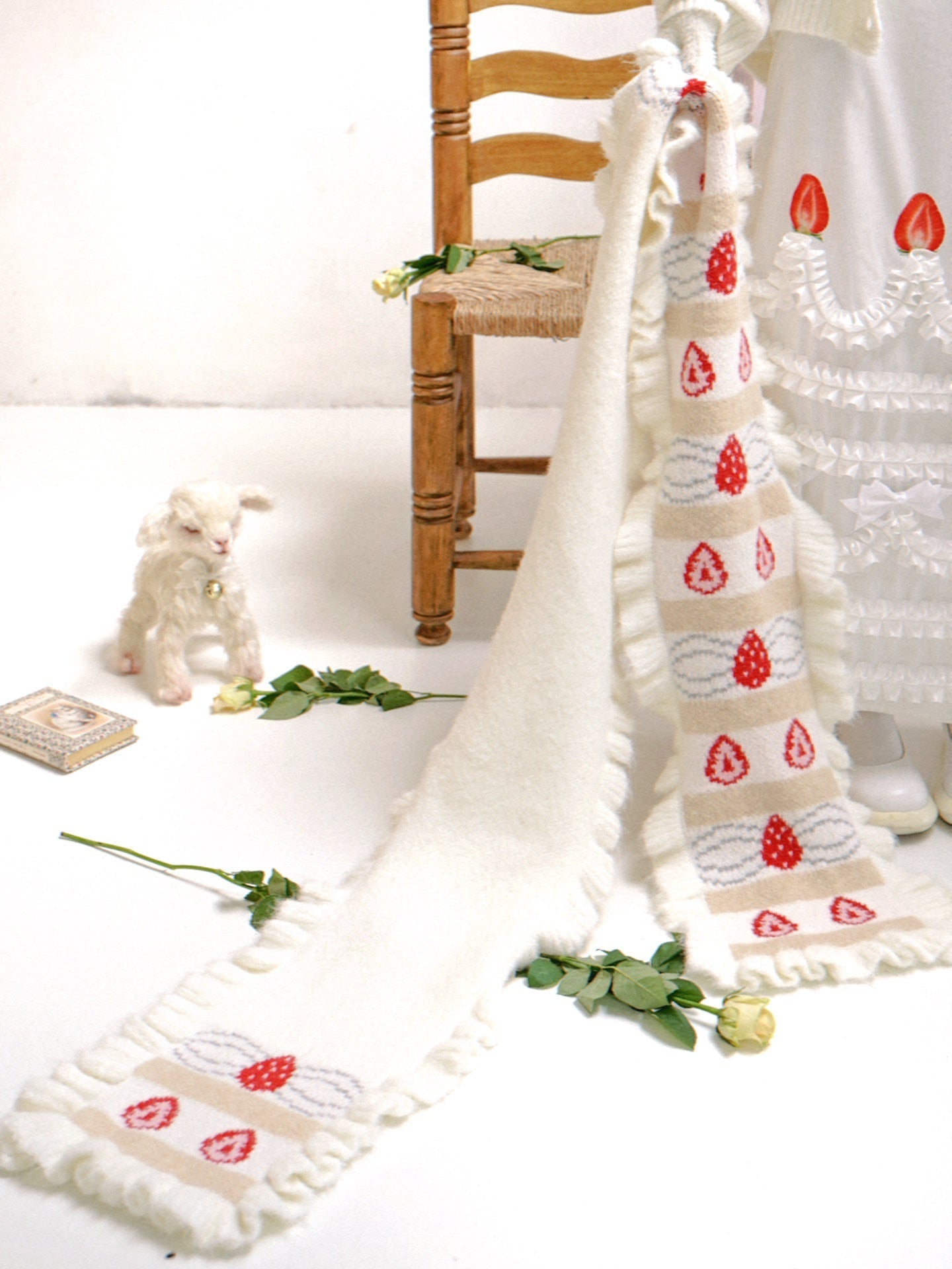 Strawberry Cake Jacquard Scarf