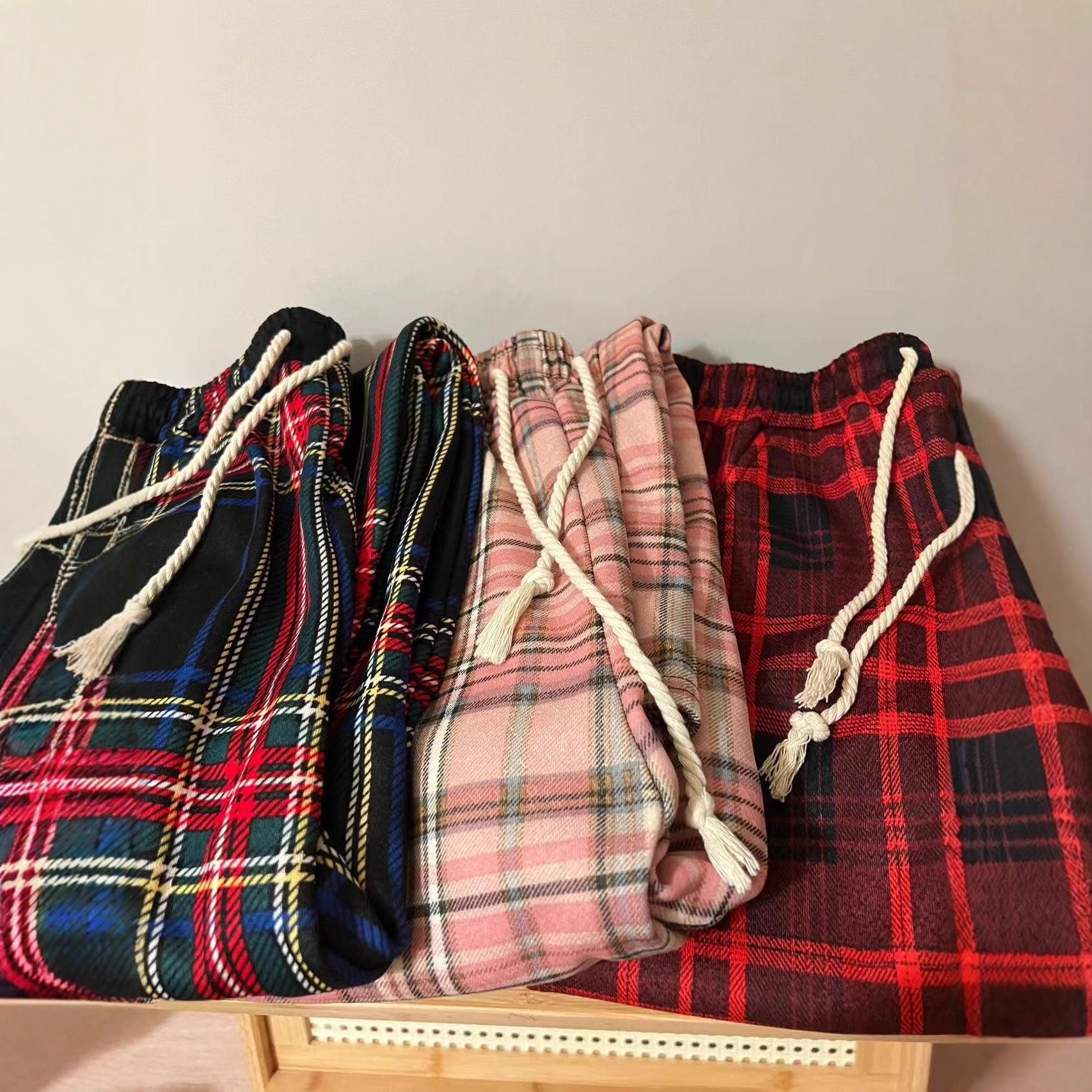 Pantaloni lunghi fino al pavimento aderenti per le vacanze