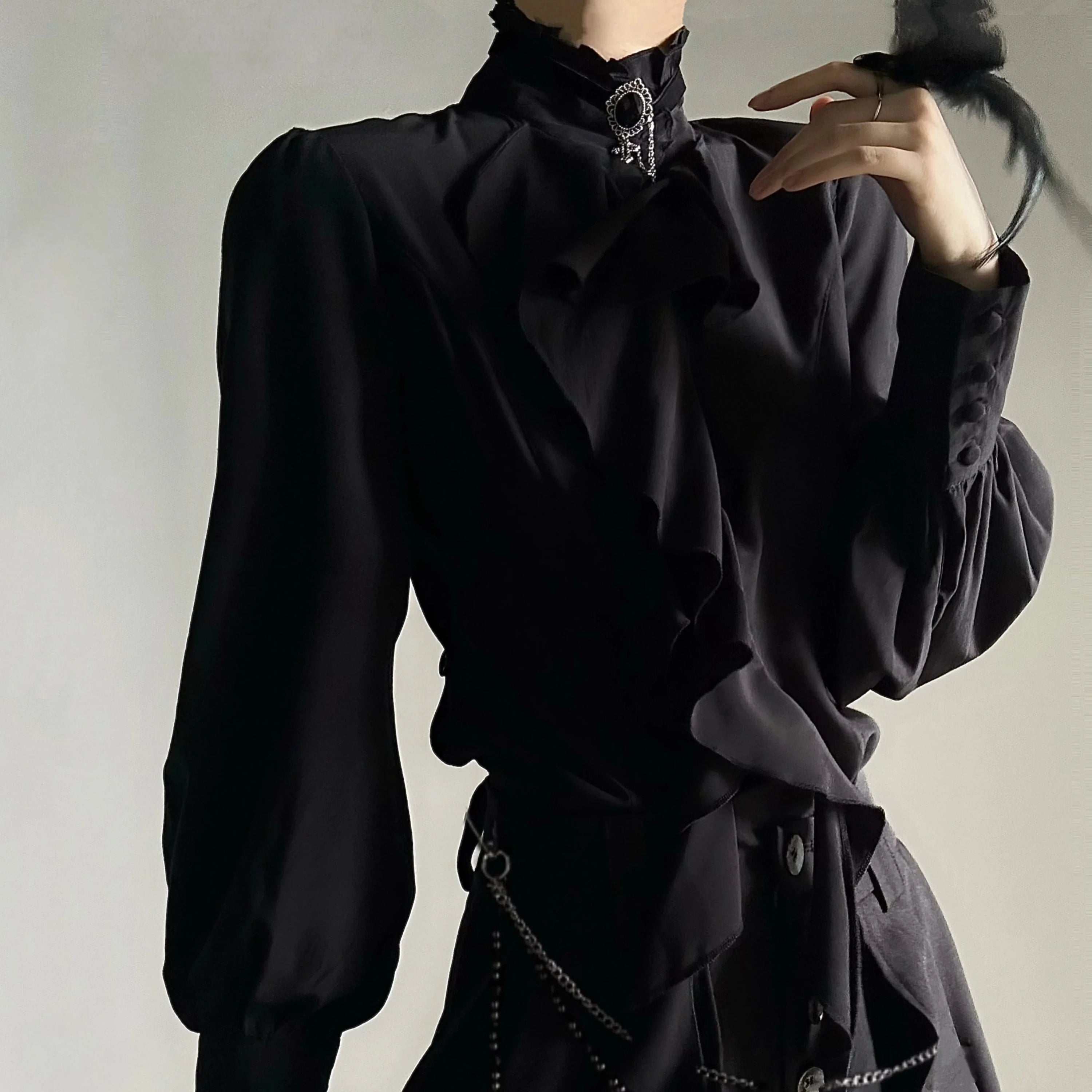 Ruffled Slim Shirt & Necklace