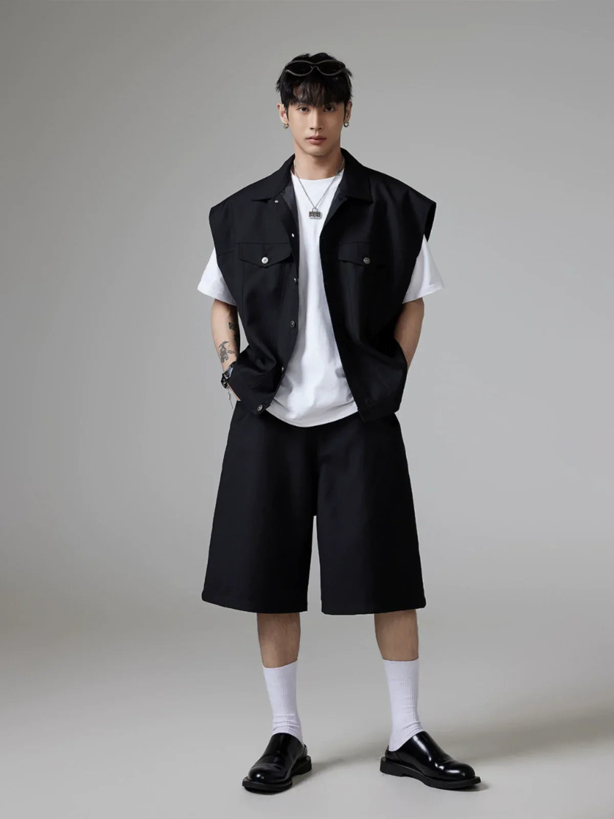 Oversize Vest & Knee-Length Trousers Setup