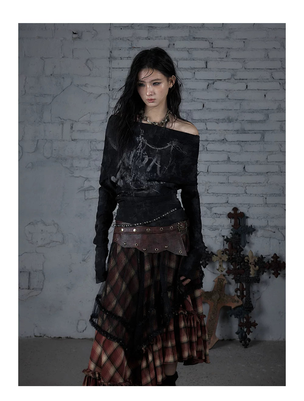 Off-Shoulder Print Slim Fit Long Sleeve T-Shirt