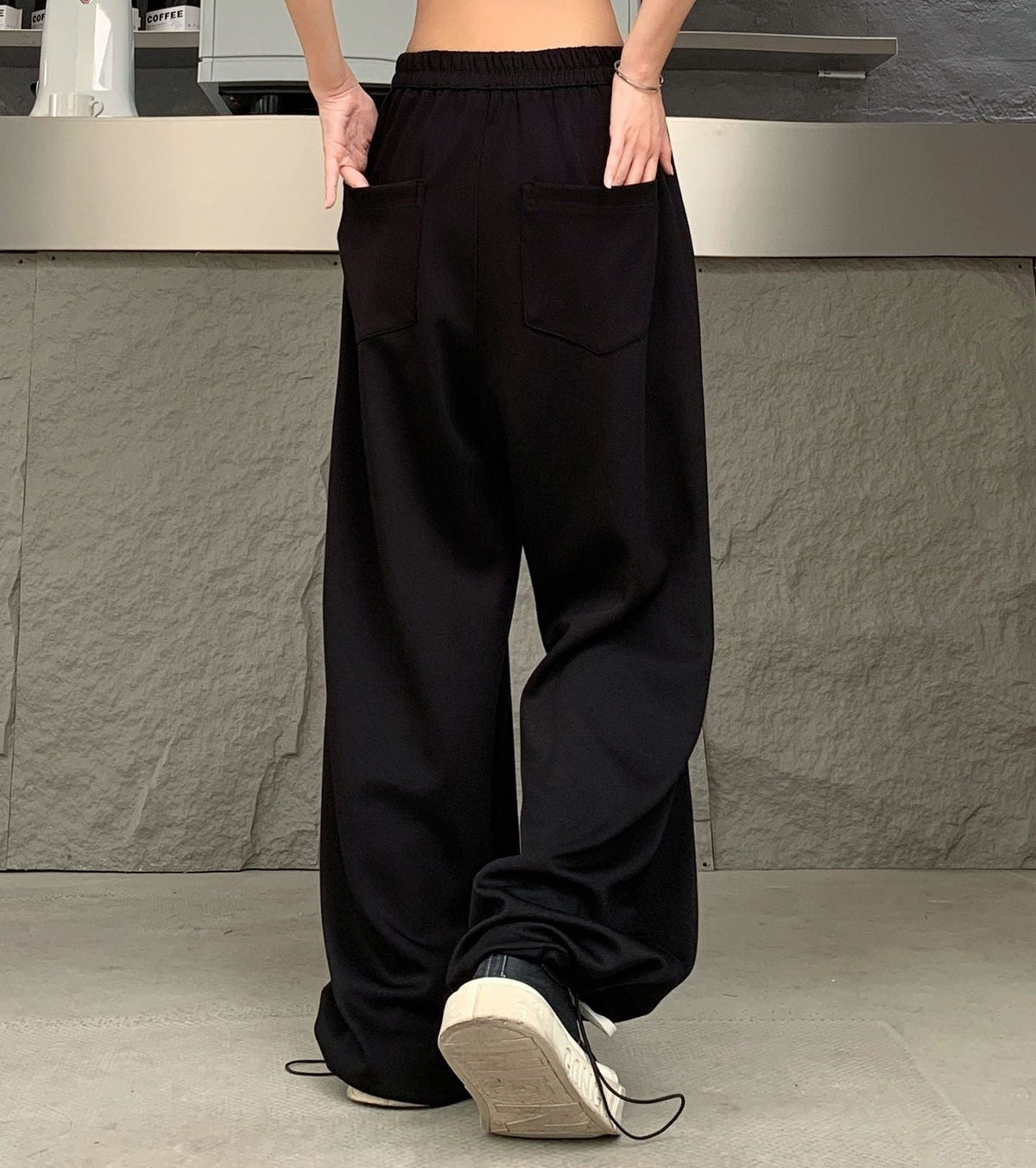 Pleats Draped Straight Sweatpants