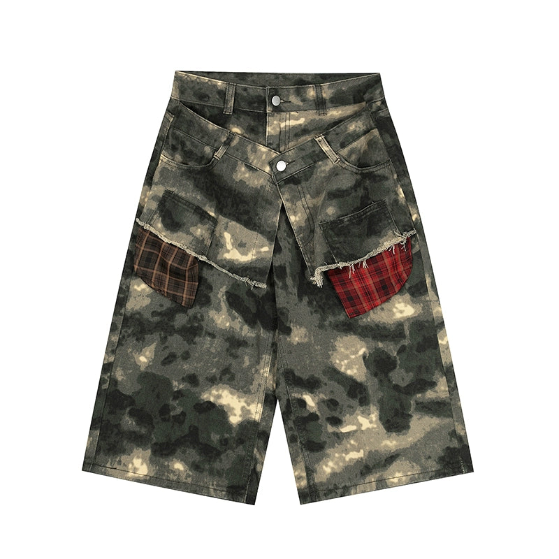 Jorts camouflage à coutures rouges