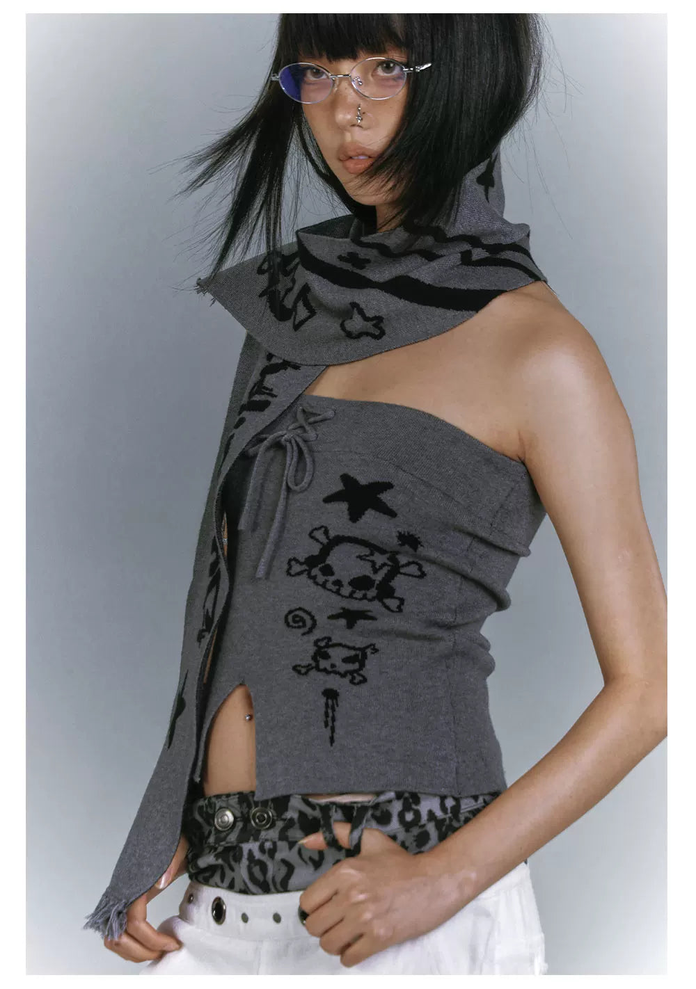 Graphic Print Off-Shoulder Top & Letter Print Scarf