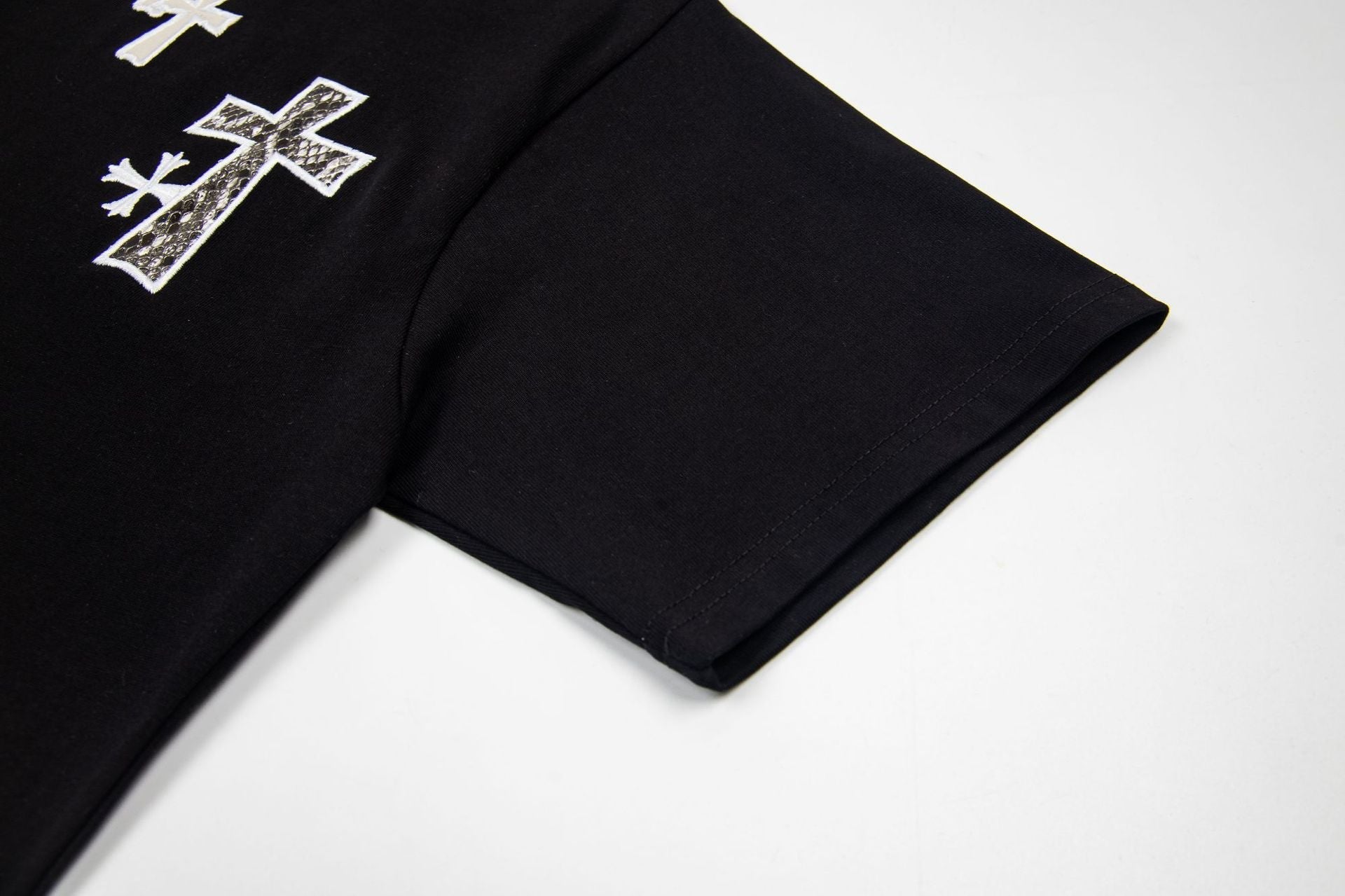 Cotton Cross Applique Embroidery Short Sleeve T-Shirt
