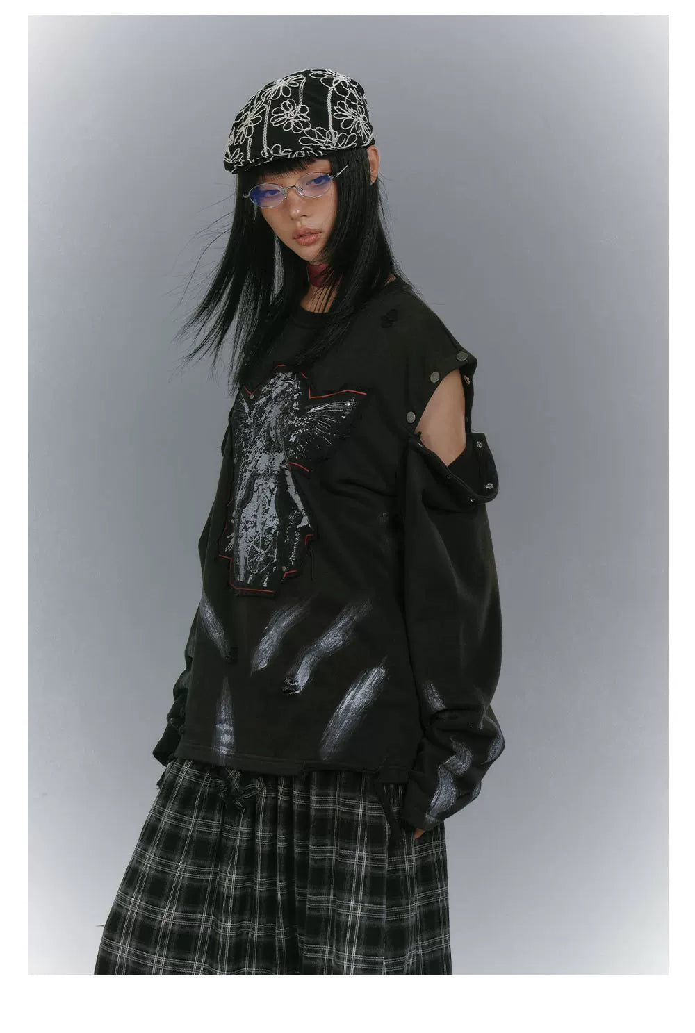 Washed Damage Patch Embroidery Print Long Sleeve T-Shirt