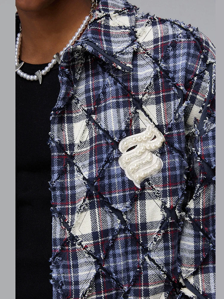 Camisa de manga larga con diseño de cuentas y flecos texturizados a cuadros