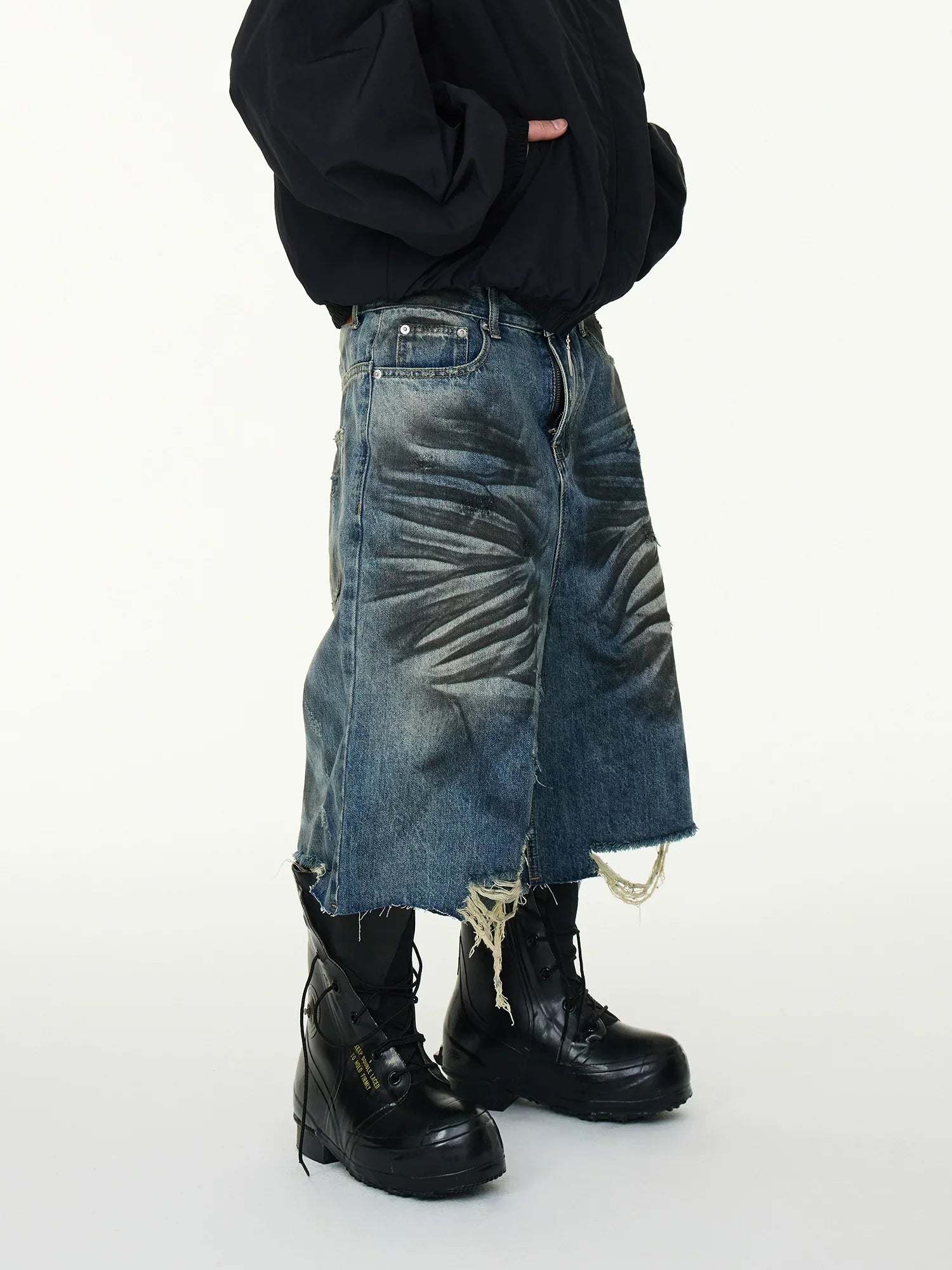 Wash Crinkle Cut Hem Denim Half Jeans