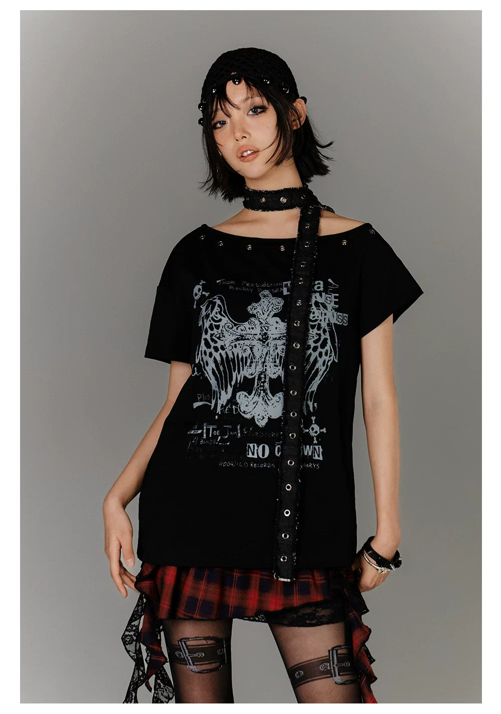 Off-Shoulder Eyelet Graphic Print Short Sleeve T-Shirt & Choker