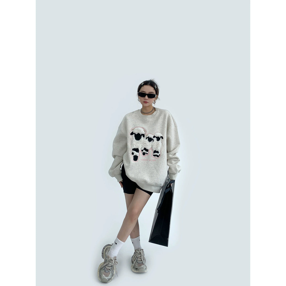 Sweat-shirt oversize à col rond avec écusson mouton