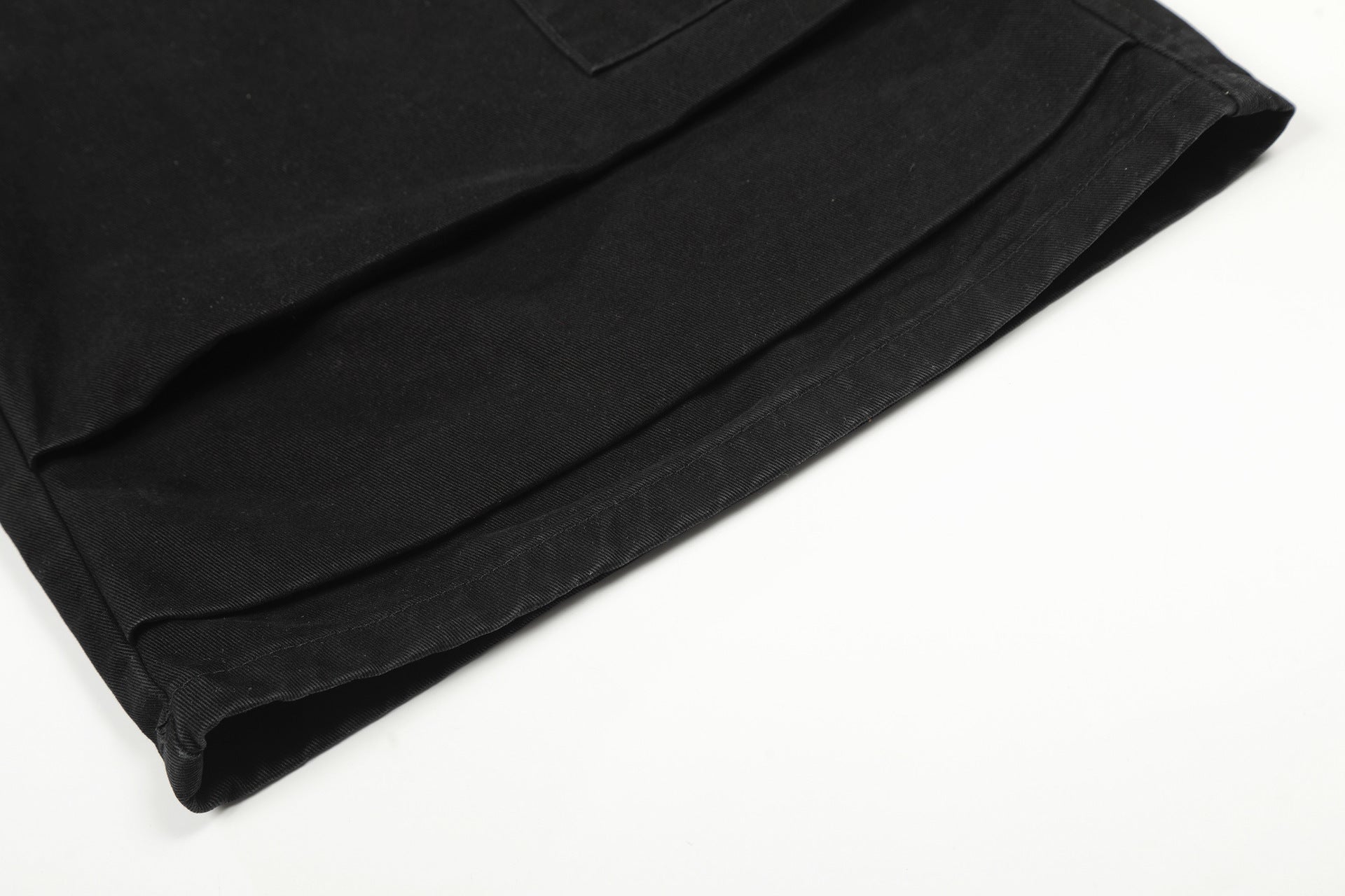 Metal Buckle Logo Print Cargo Cropped Jort