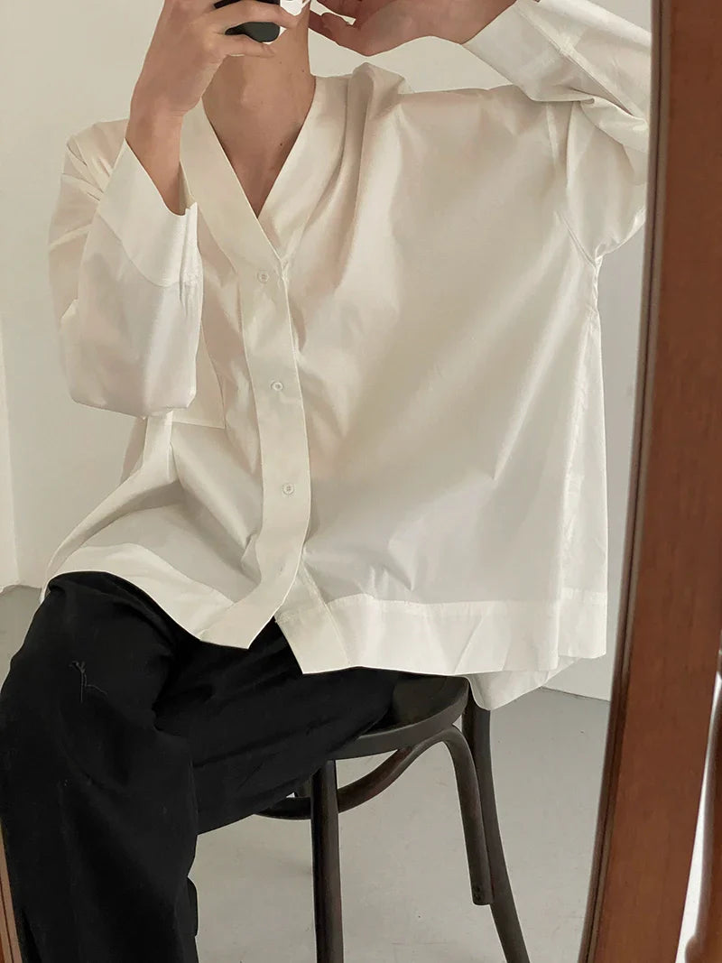 Camicia a maniche lunghe con scollo a V