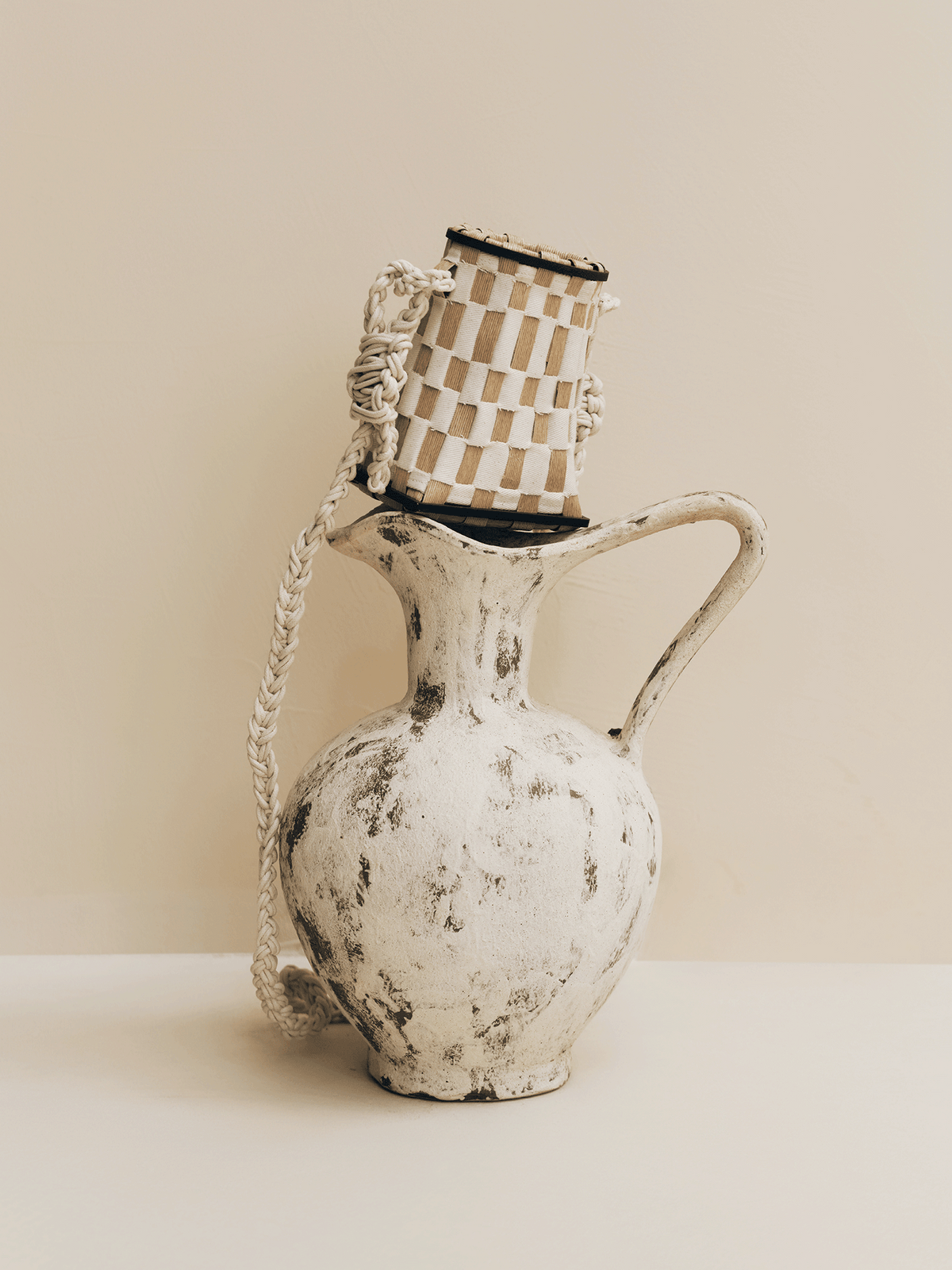 Paper Rattan Vase-Shaped Shoulder Bag