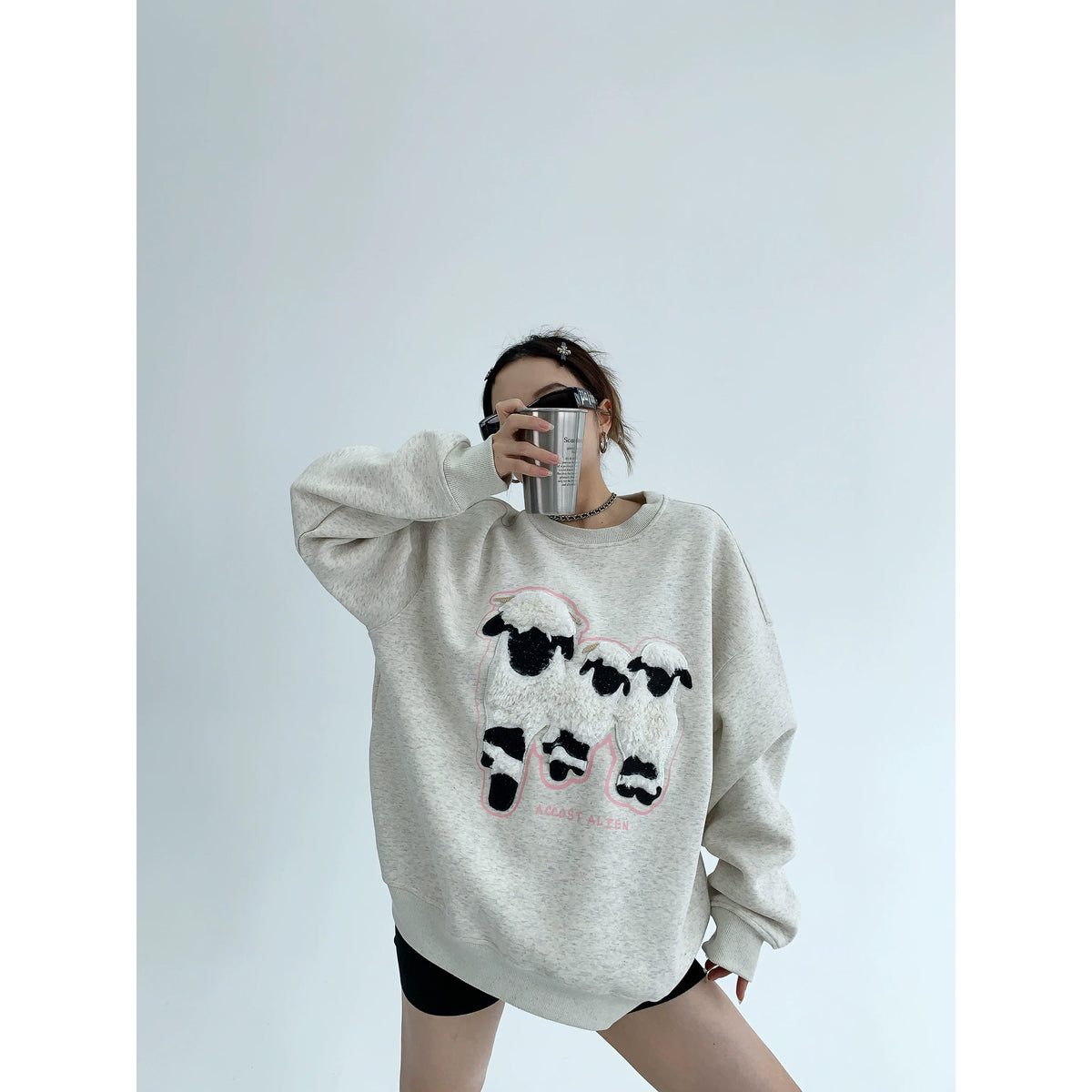 Sweat-shirt oversize à col rond avec écusson mouton