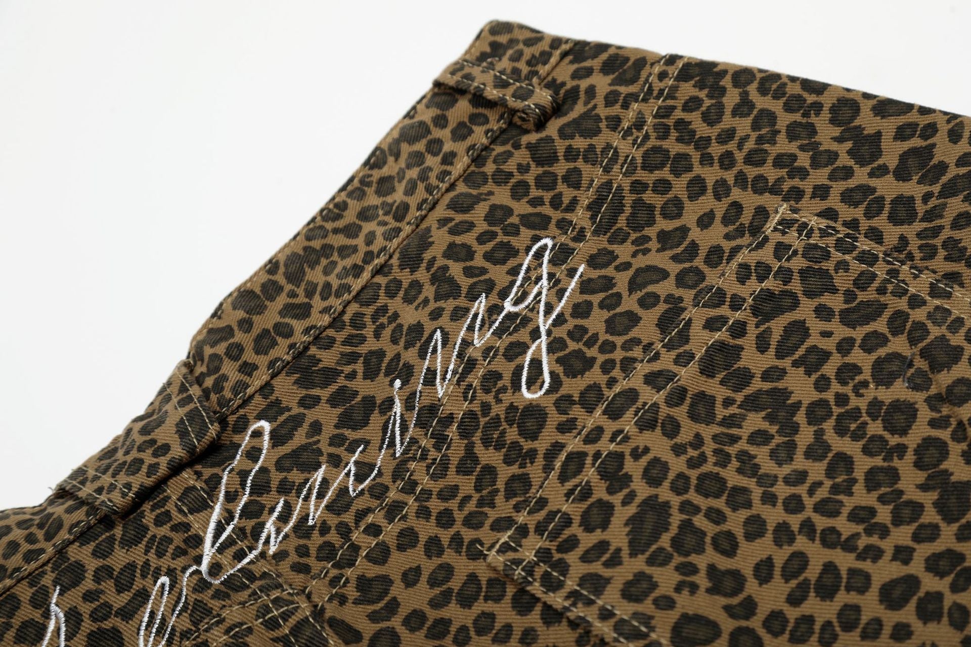 Leopard Print Curved Cargo Half Pants