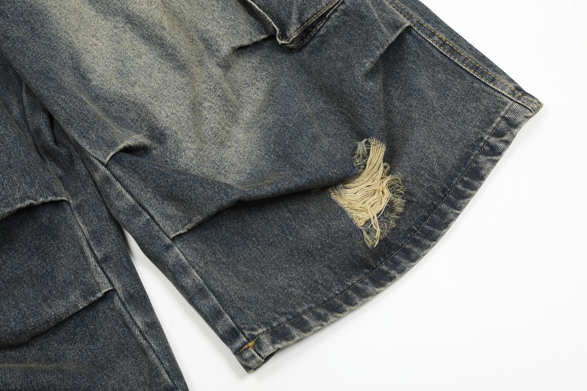 Washed Damage Cargo Pocket Denim Jort